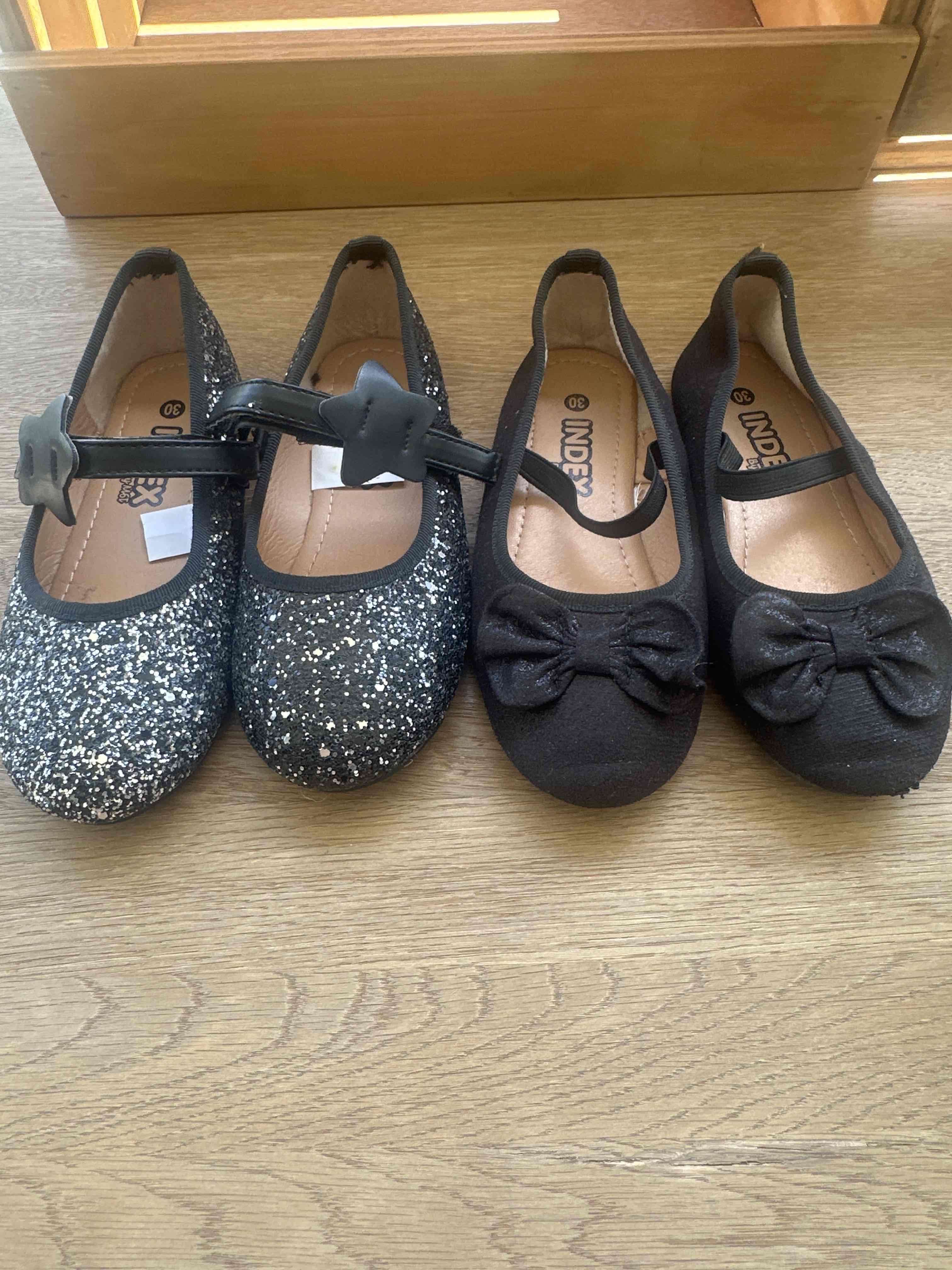 Zapatos niños negros brillos y moño