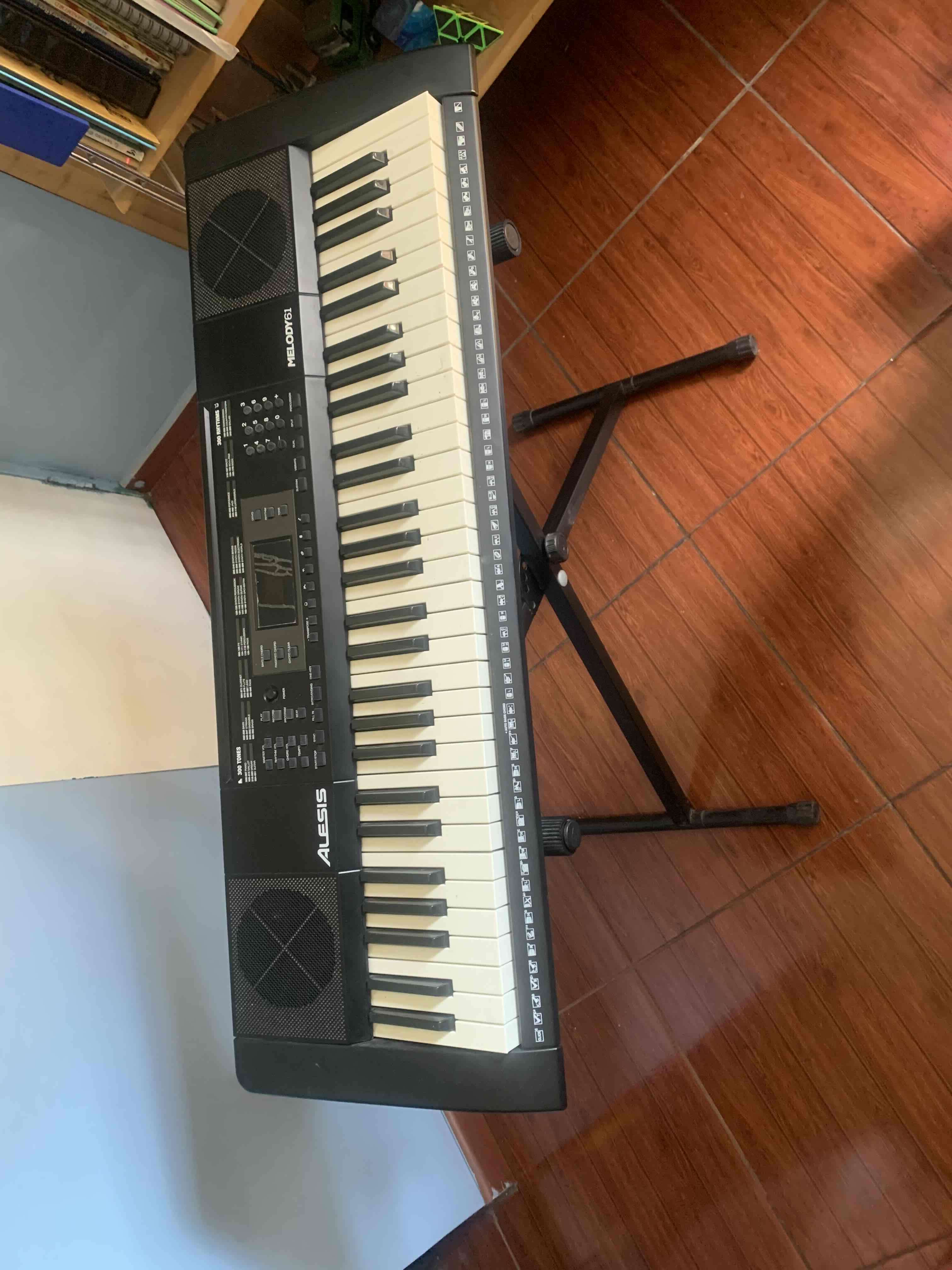 Teclado electrónico Alesis negro - miniatura 2