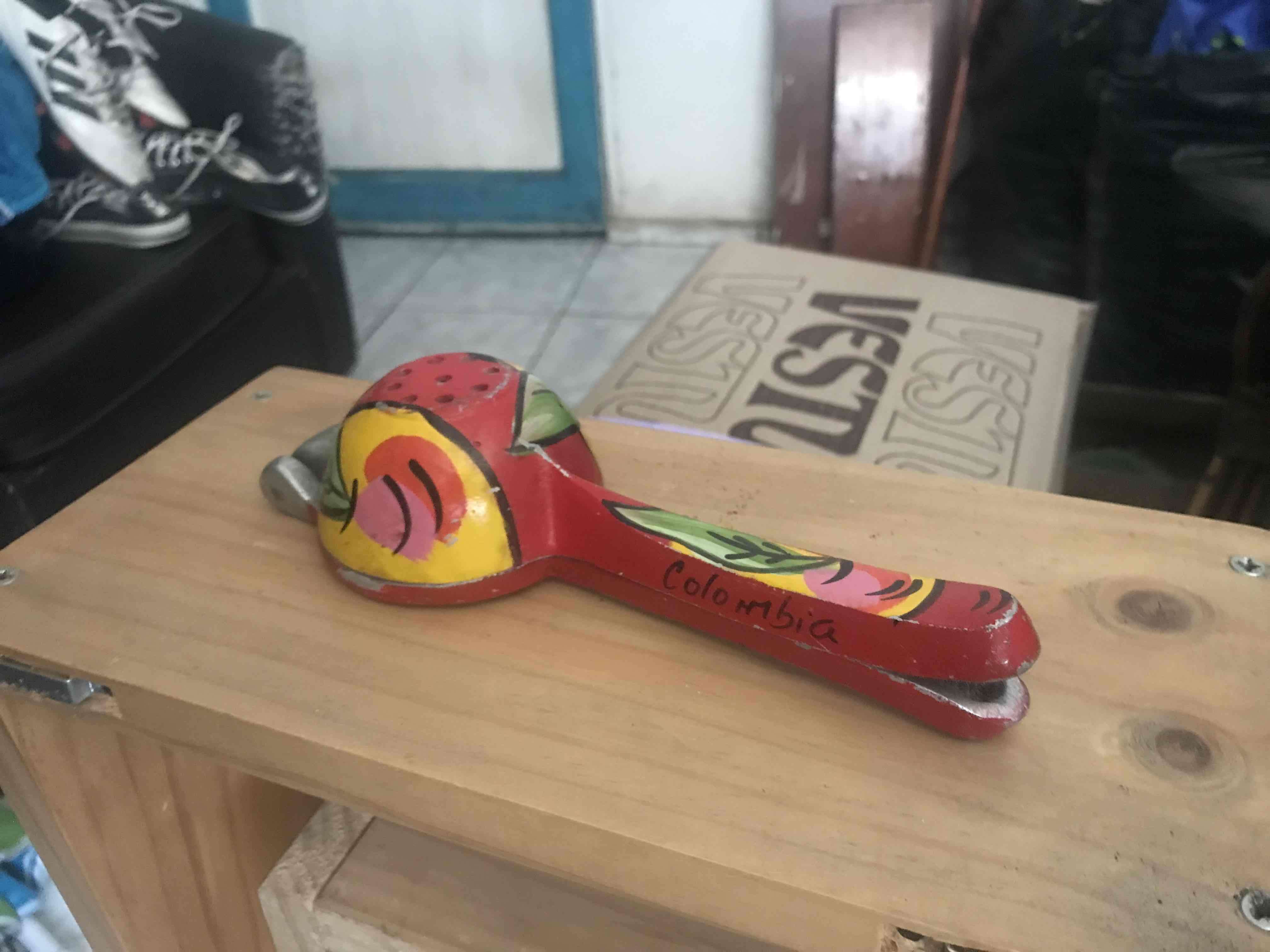 Exprimidor de limón artesanal