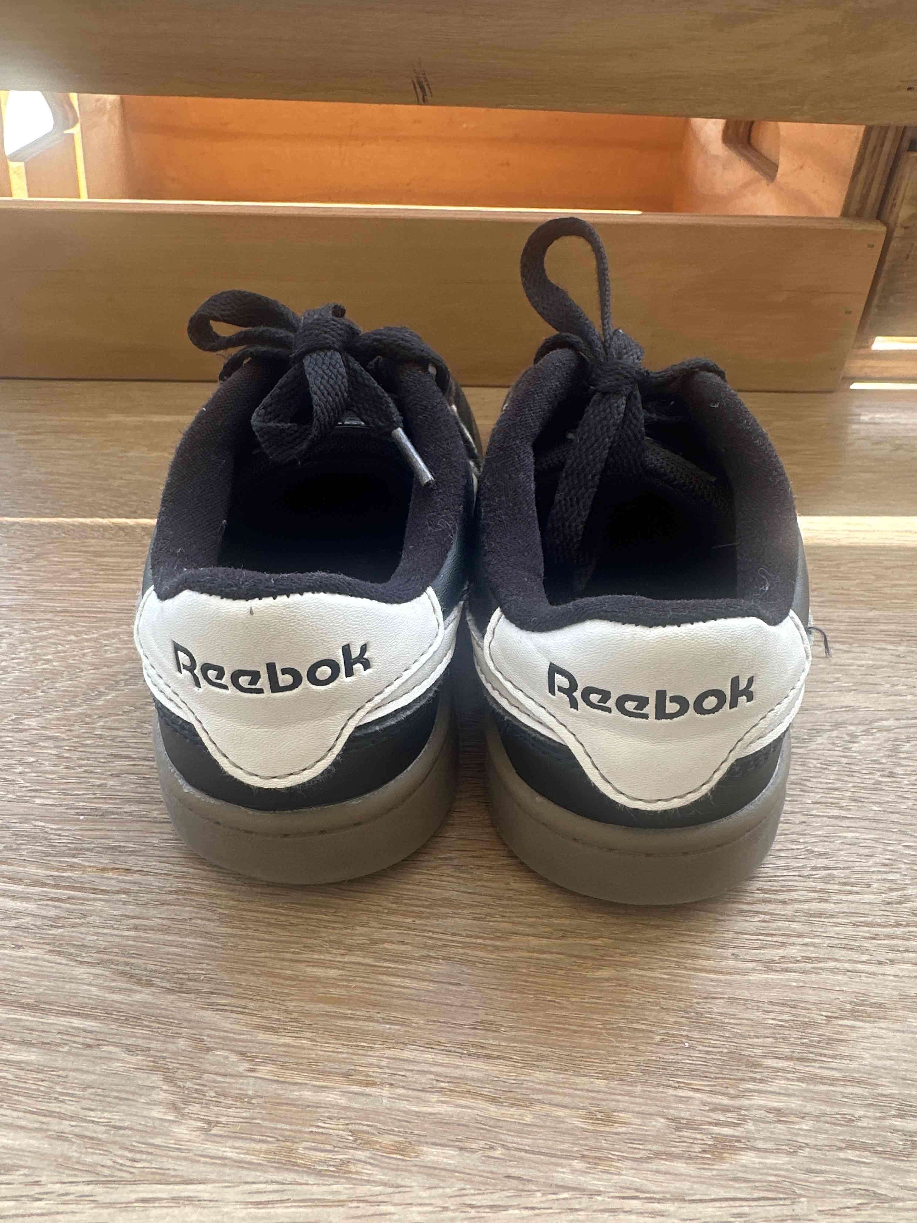 Zapatillas Reebok Kids negras y blancas - miniatura 2