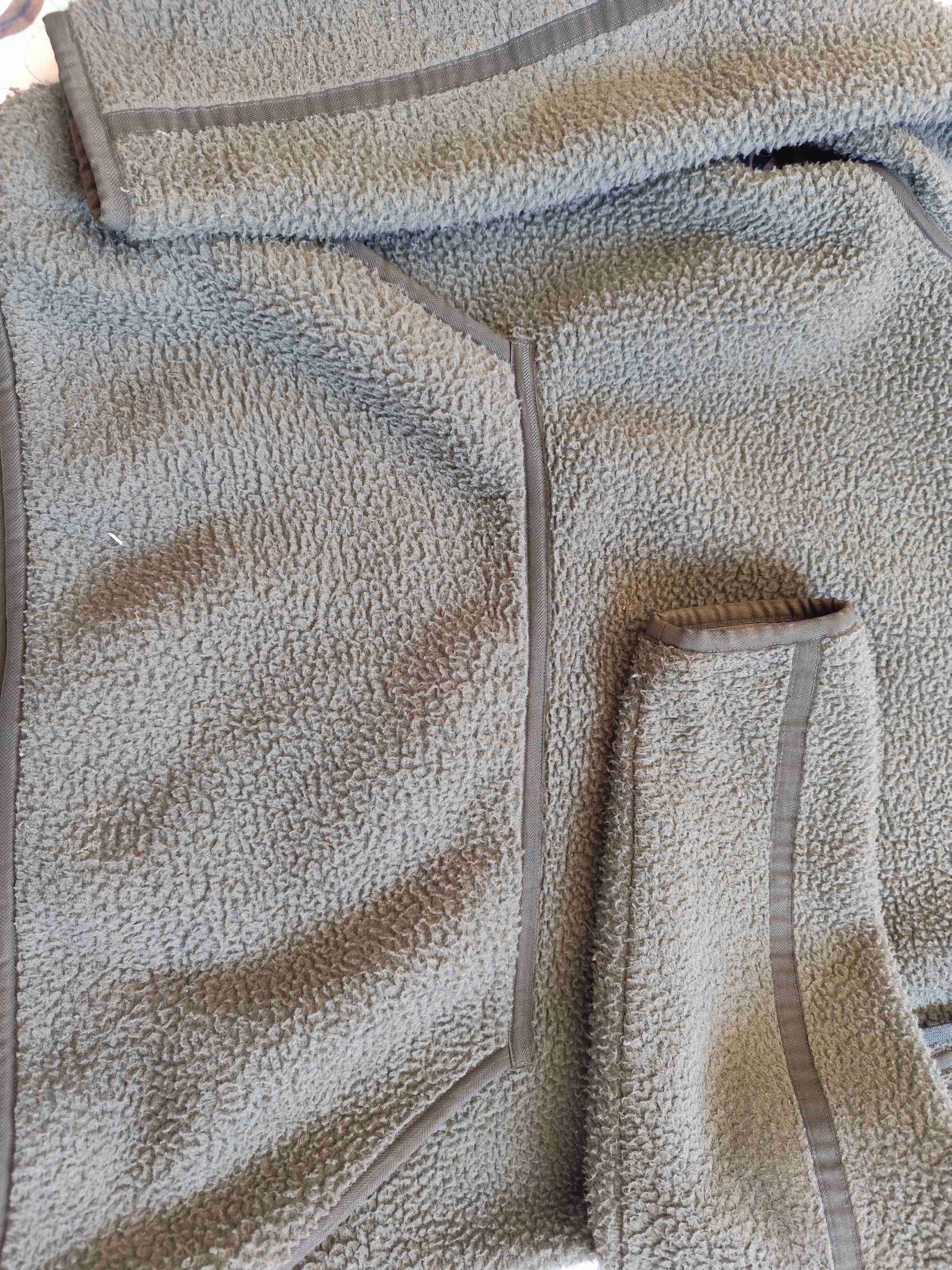 Polerón polar verde con capucha - miniatura 2