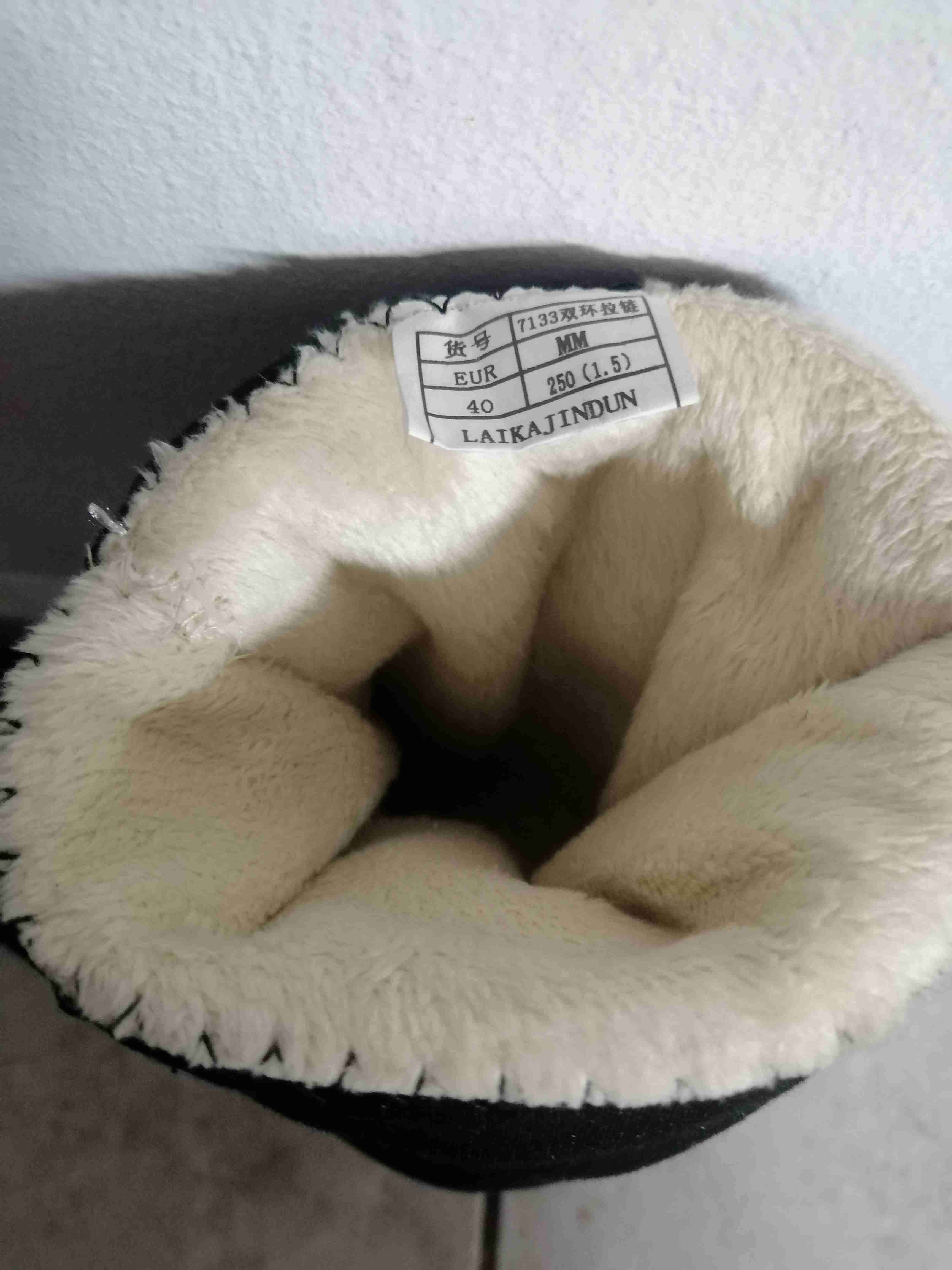 Botas negras altas con diseño - miniatura 3