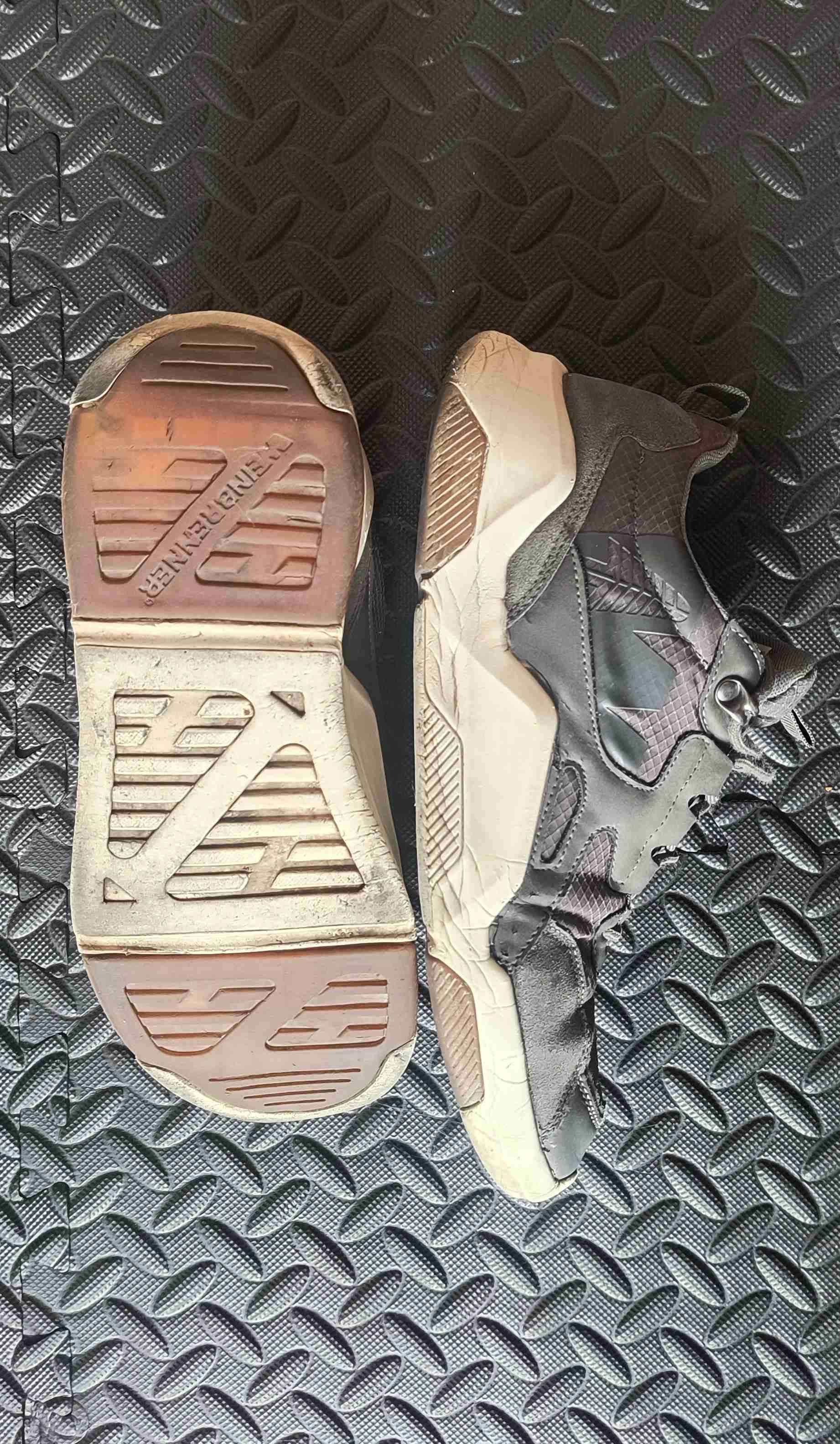 Zapatillas deportivas grises usadas - miniatura 3