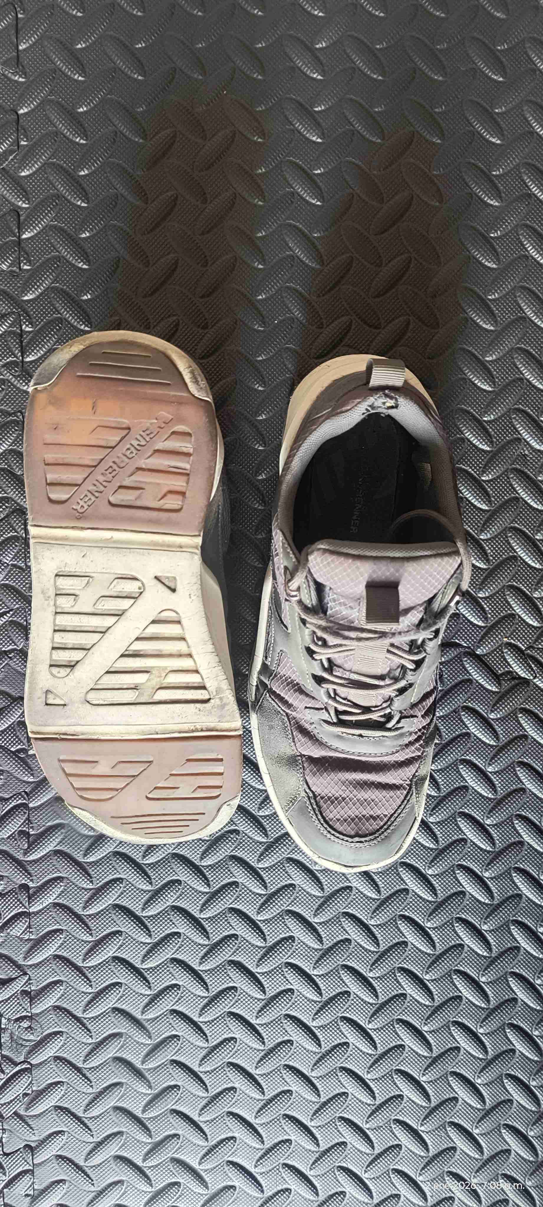 Zapatillas deportivas grises usadas - miniatura 4