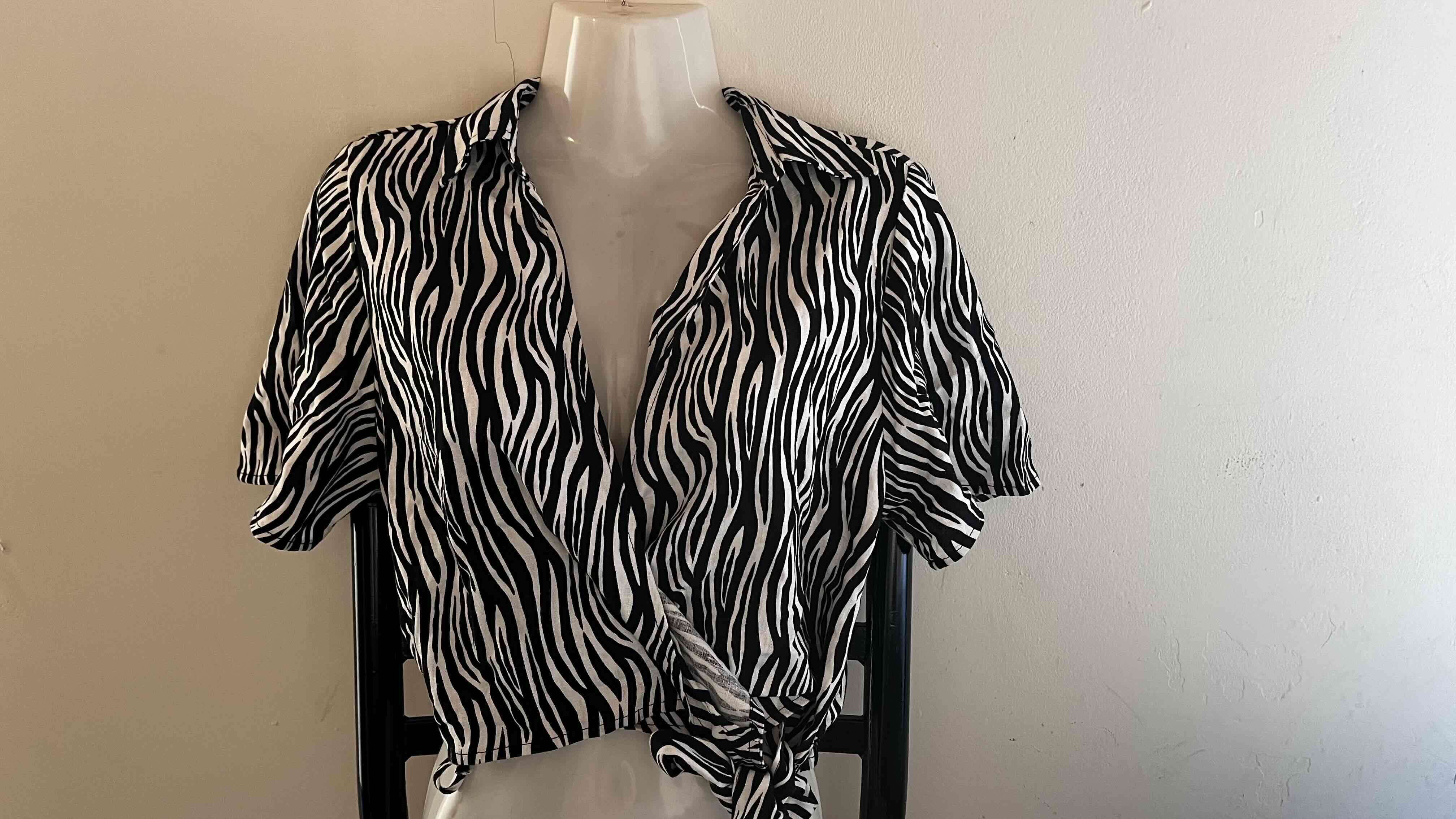 Blusa corta estampado cebra