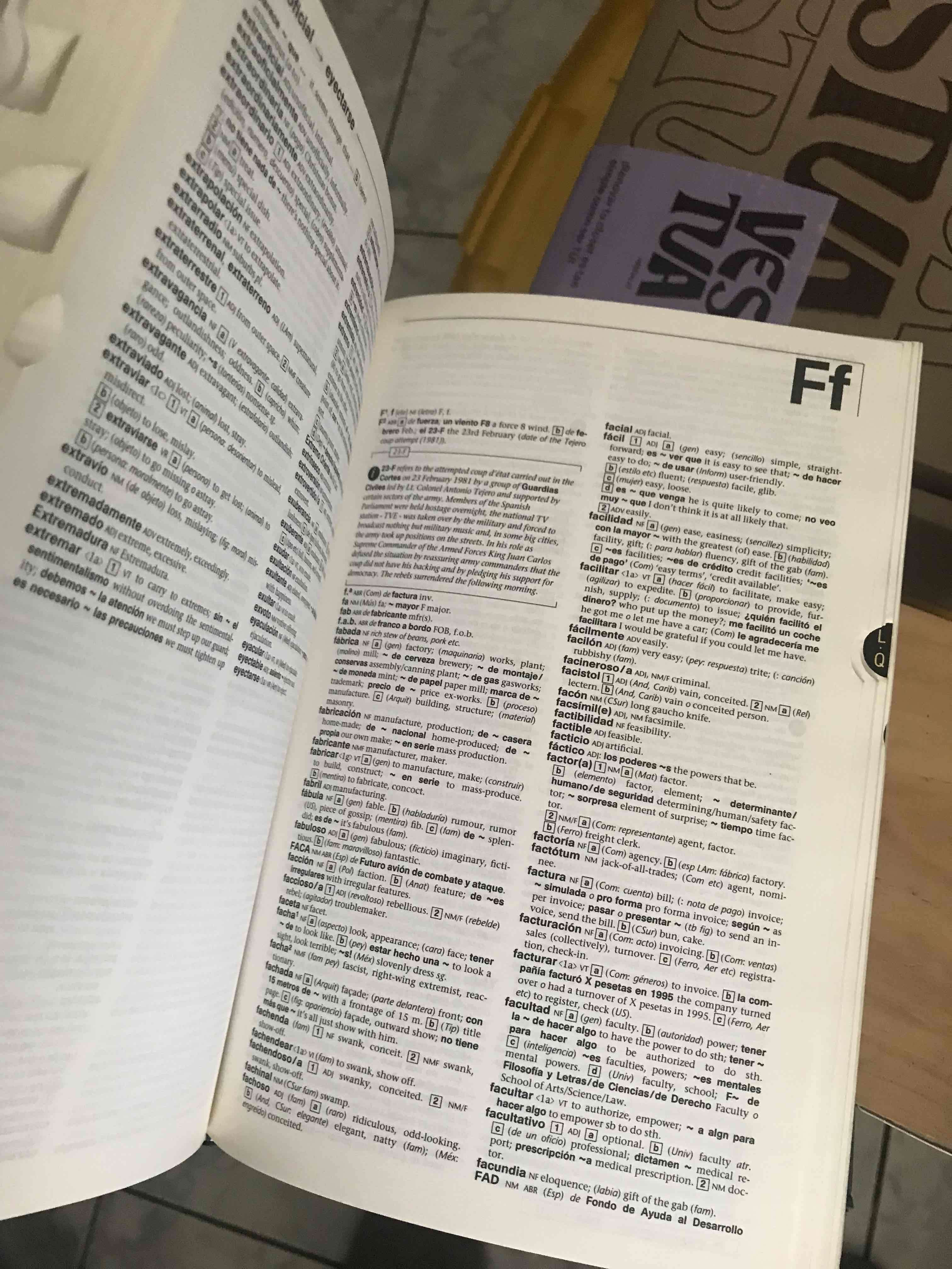 Diccionario Collins Español-Inglés - miniatura 2