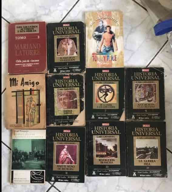 Colección de libros de historia y literatura