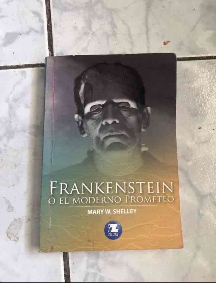 Colección de libros de historia y literatura - miniatura 2