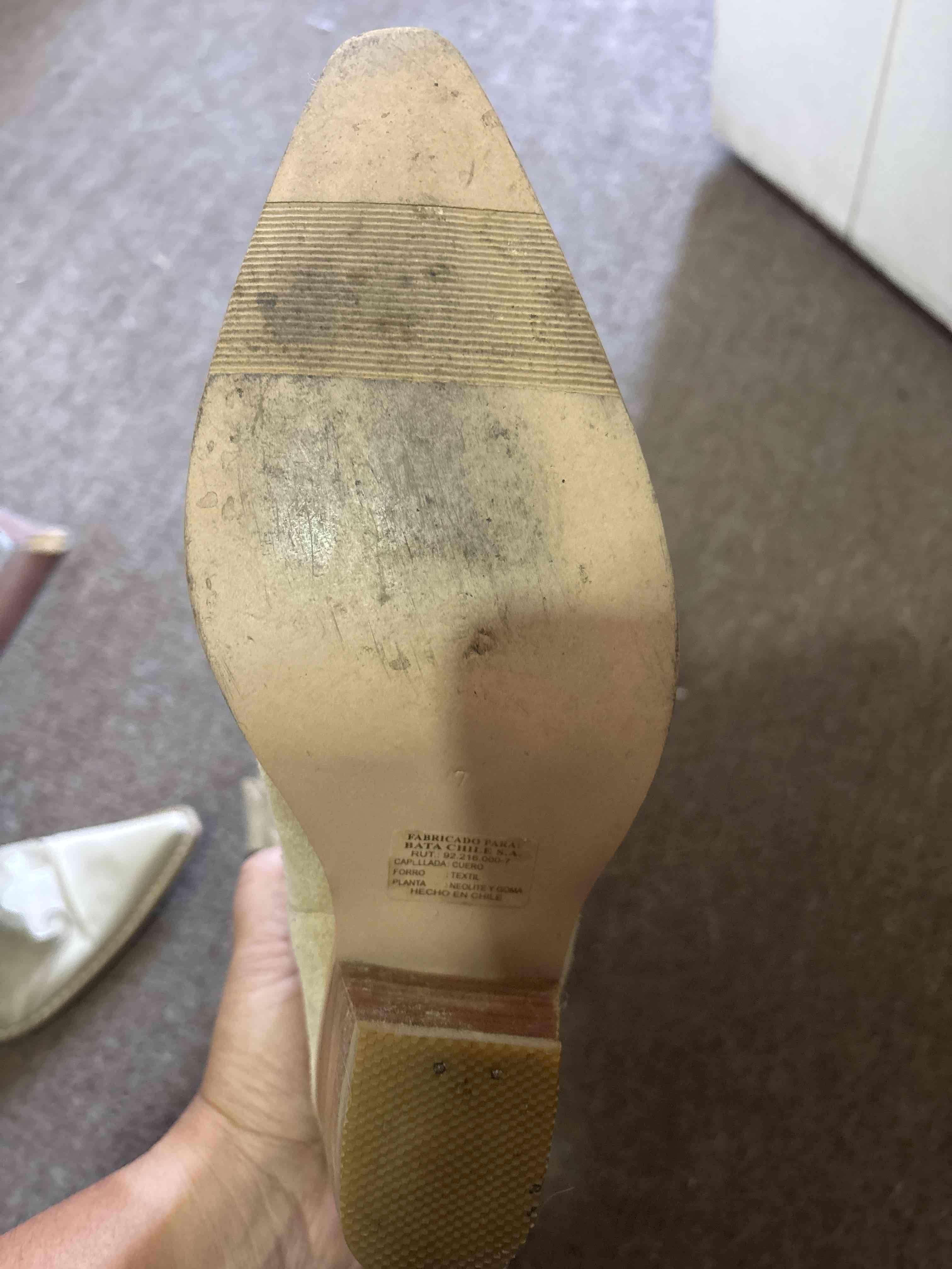 Botas vaqueras de cuero beige - miniatura 3