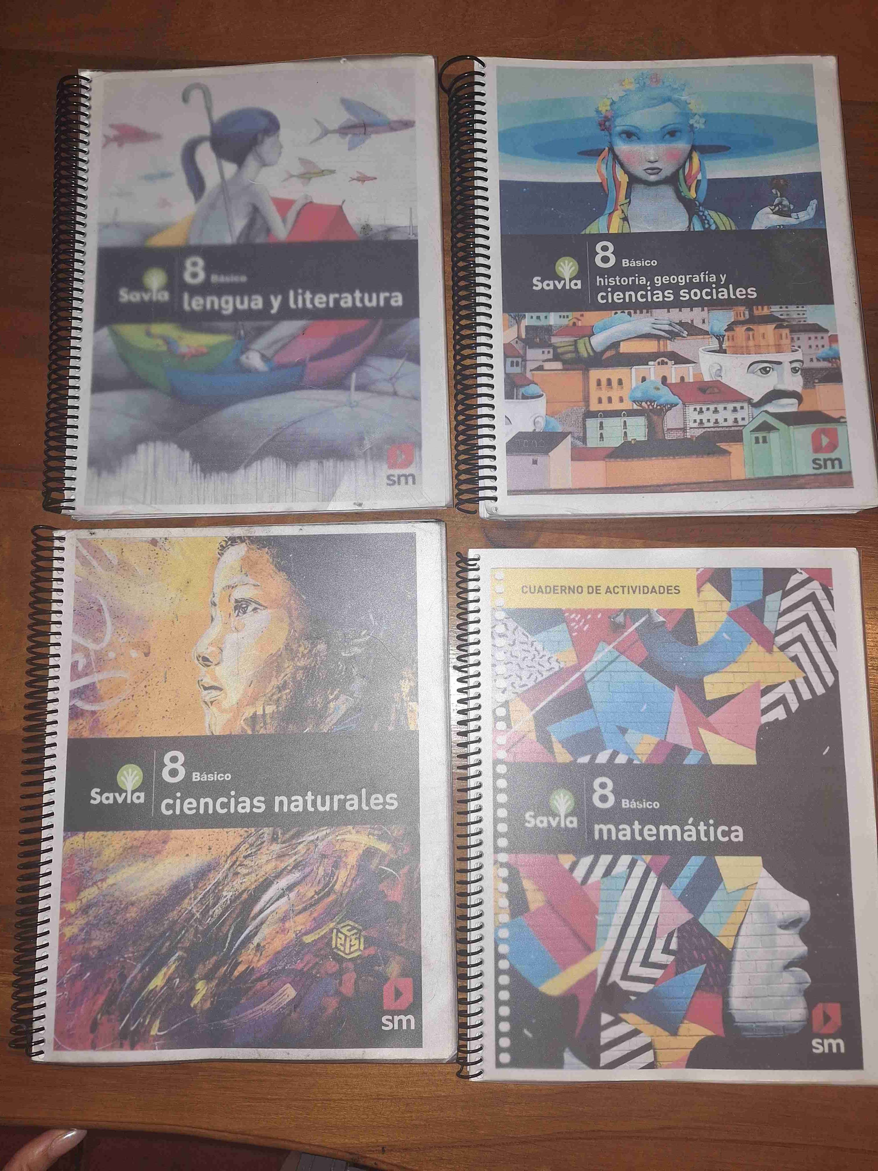 Set libros 8° básico Savia poco uso