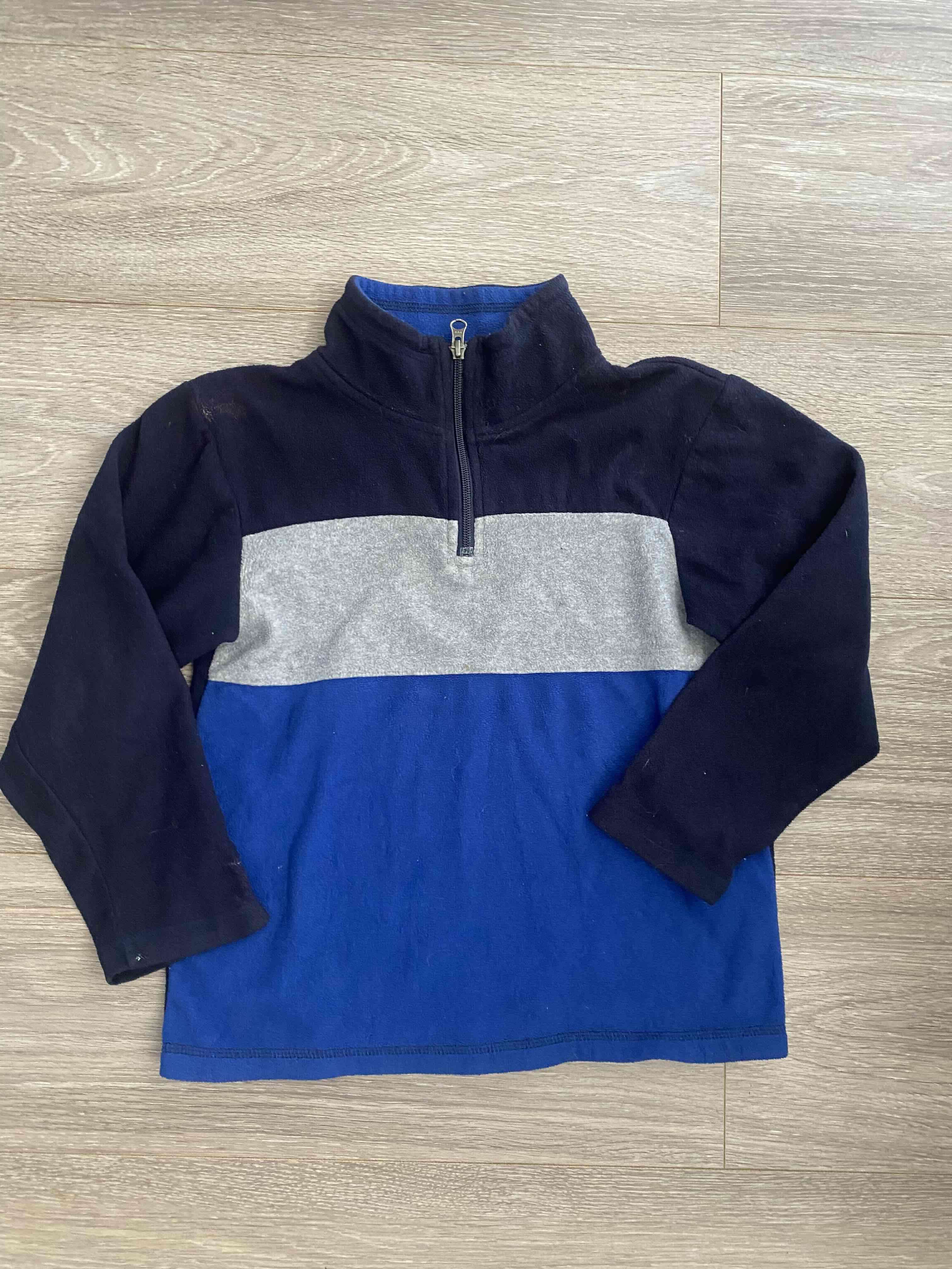 Polerón bicolor azul y gris