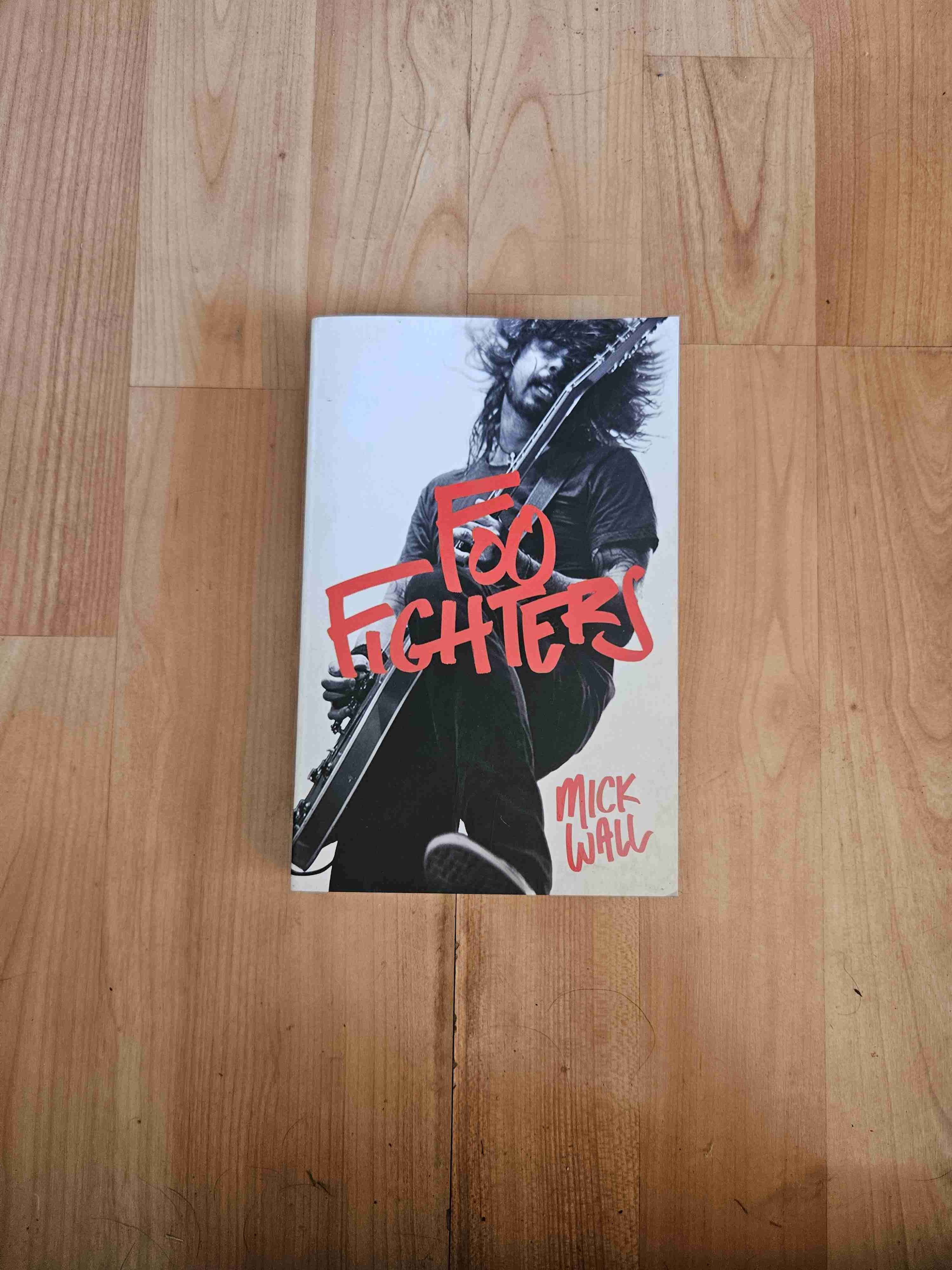Libro 'Foo Fighters' de Mick Wall
