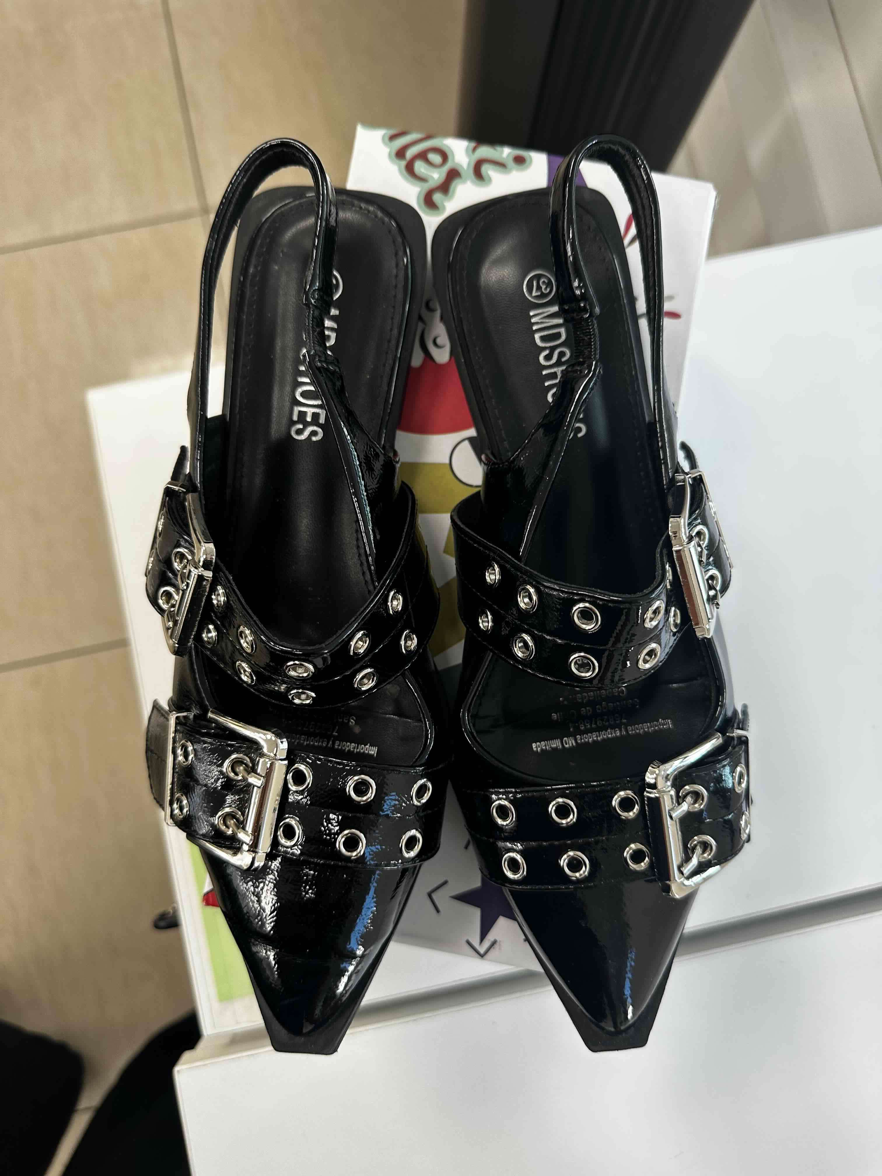 Zapatos negros con hebillas - miniatura 4