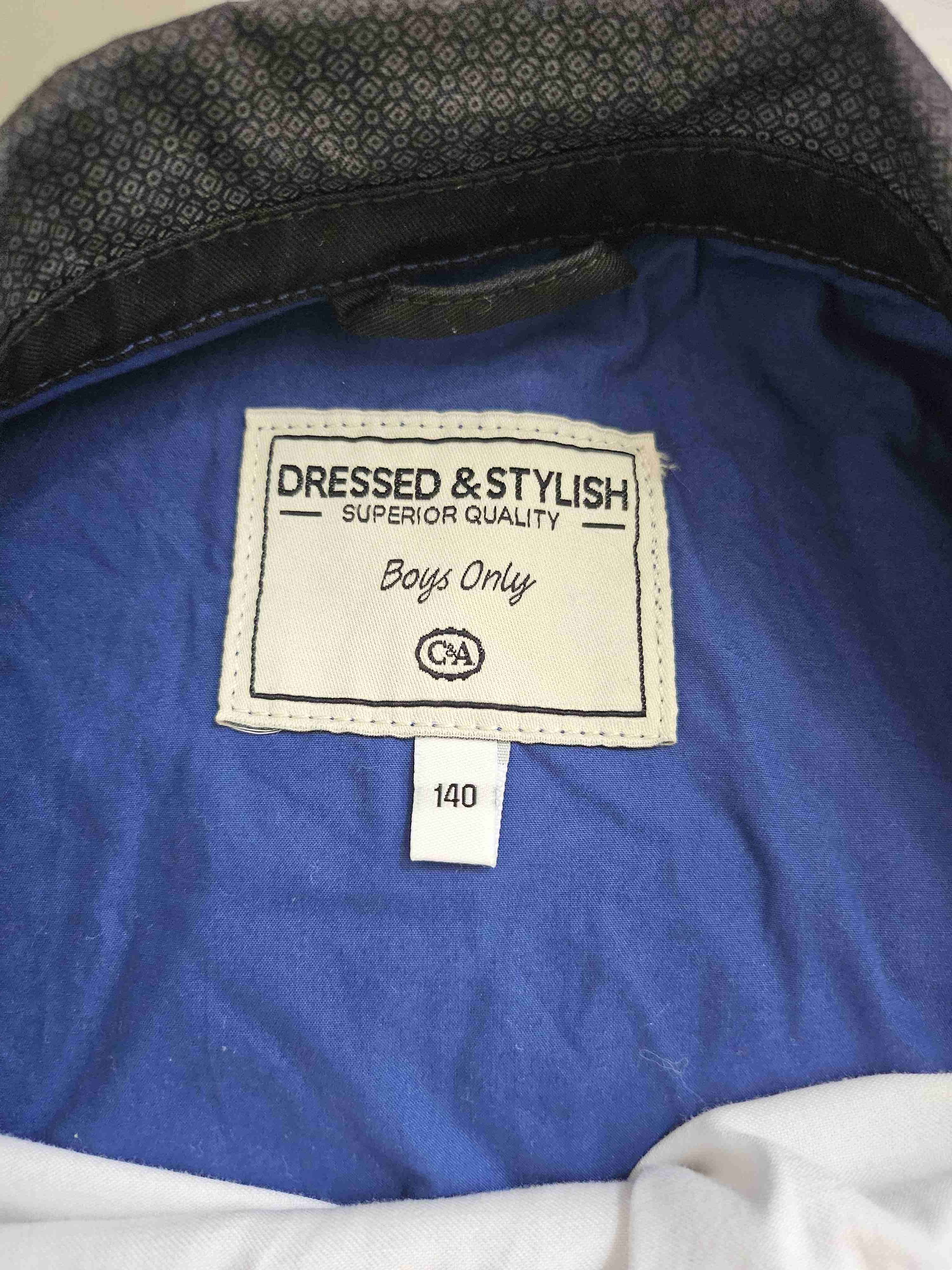 Chaqueta negra y camisa blanca para niño - miniatura 2