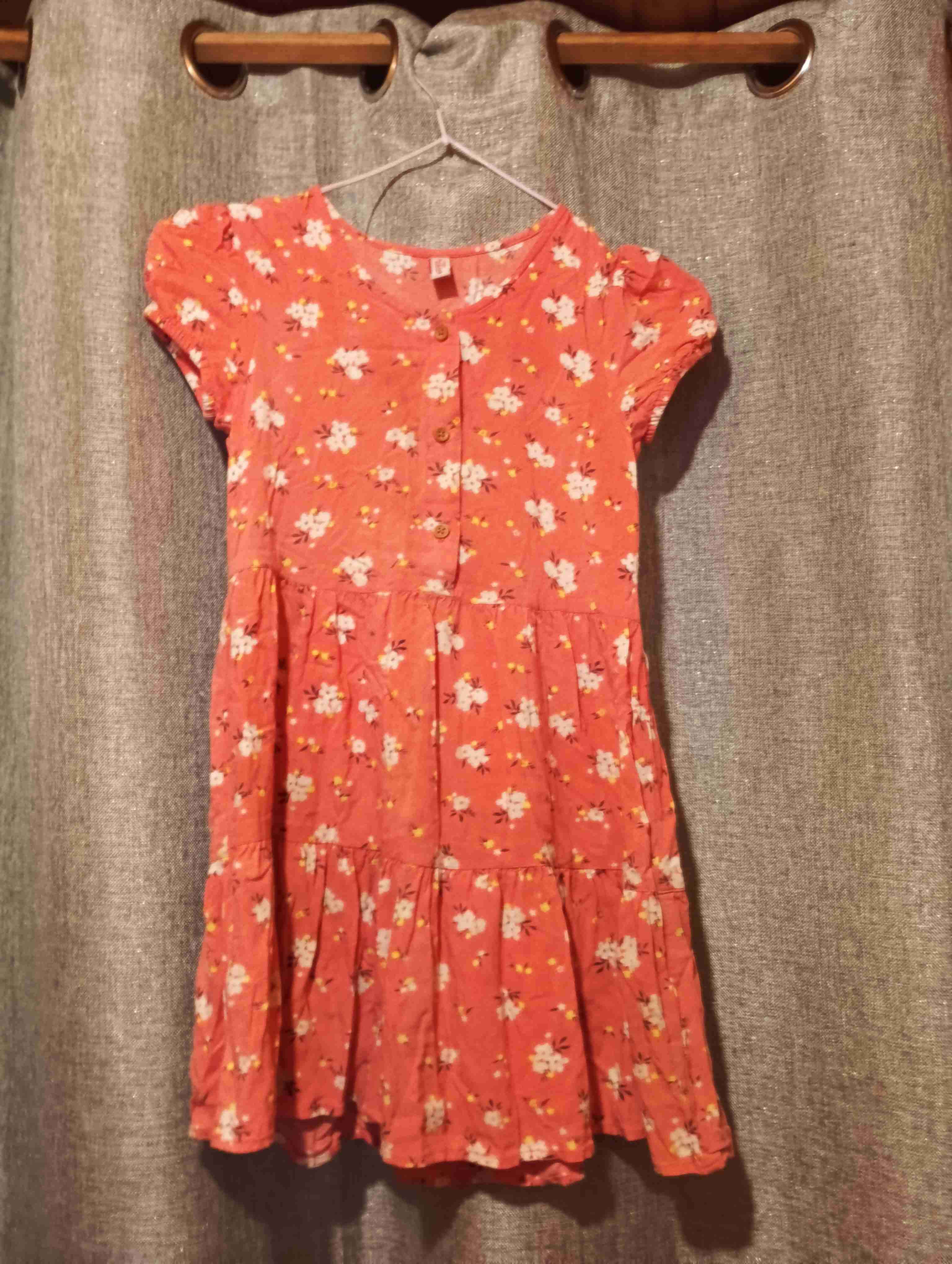 Vestido floreado niña