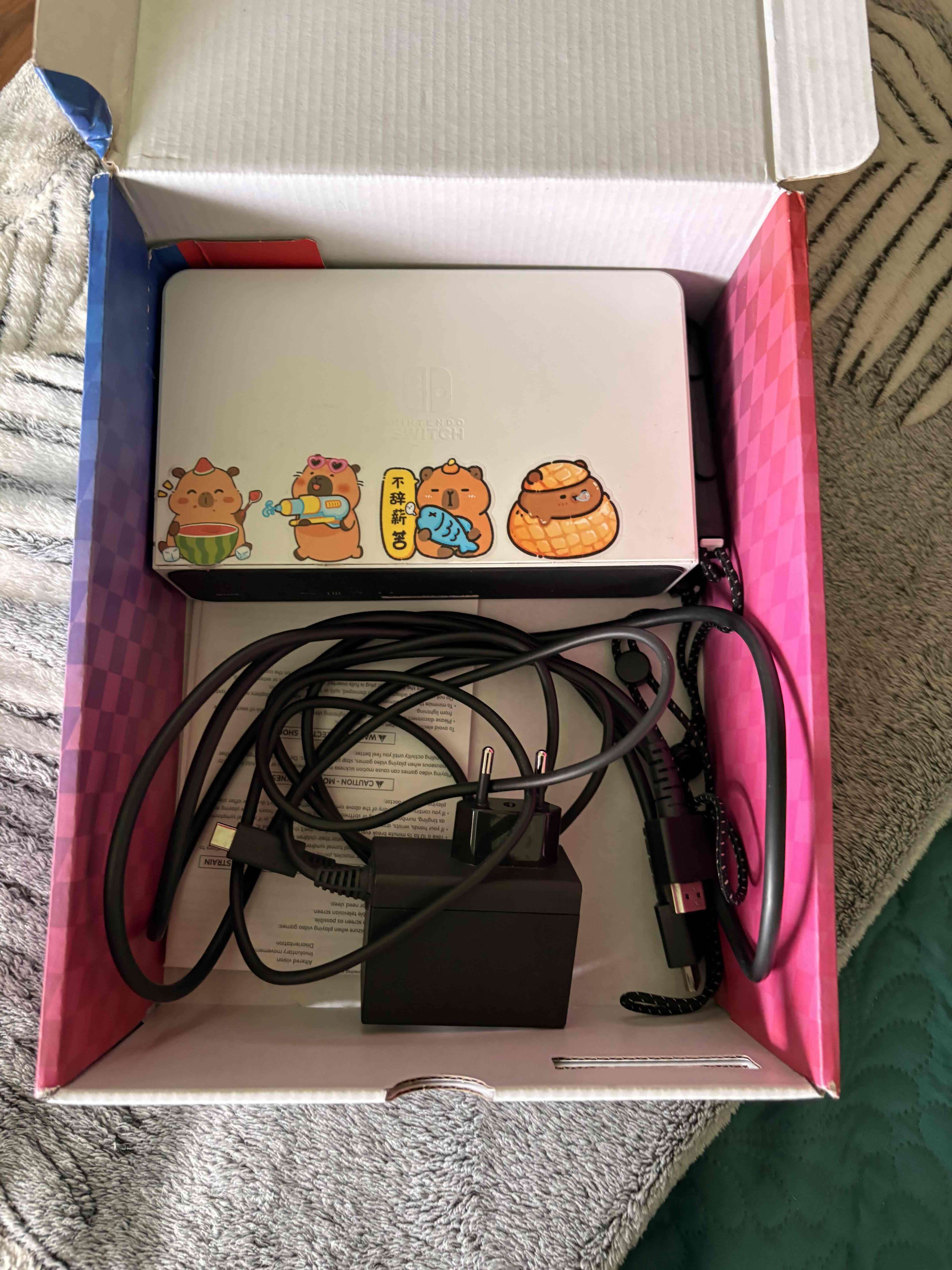 Nintendo Switch OLED - miniatura 3