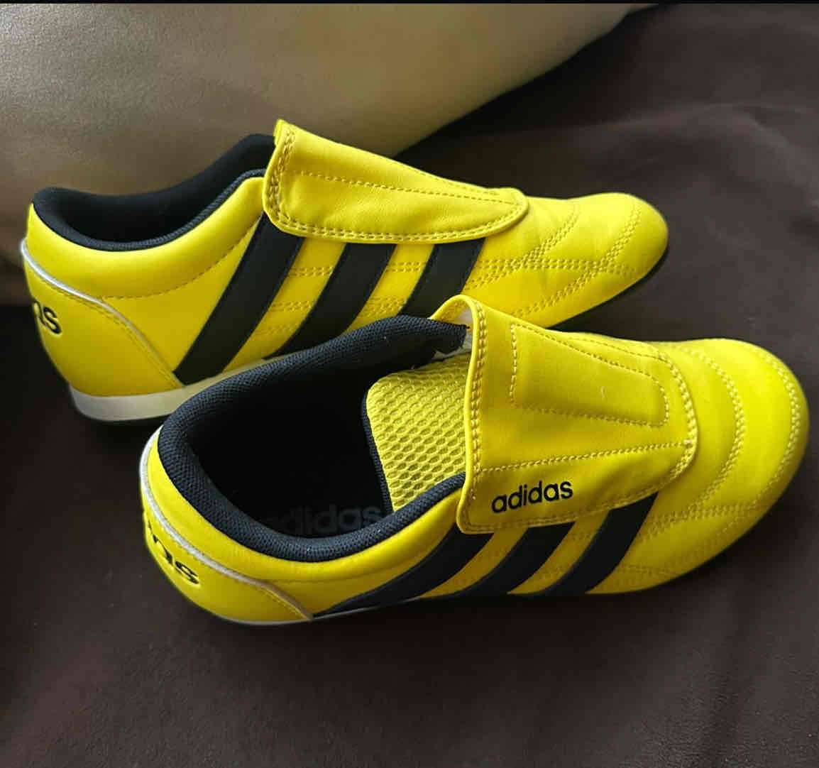 Zapatillas amarillas Adidas