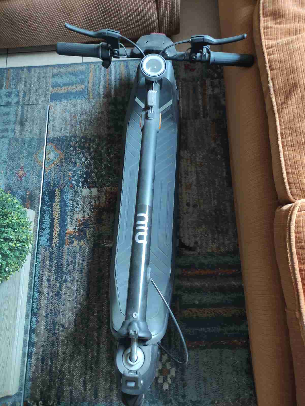 Scooter eléctrico + Casco - miniatura 2