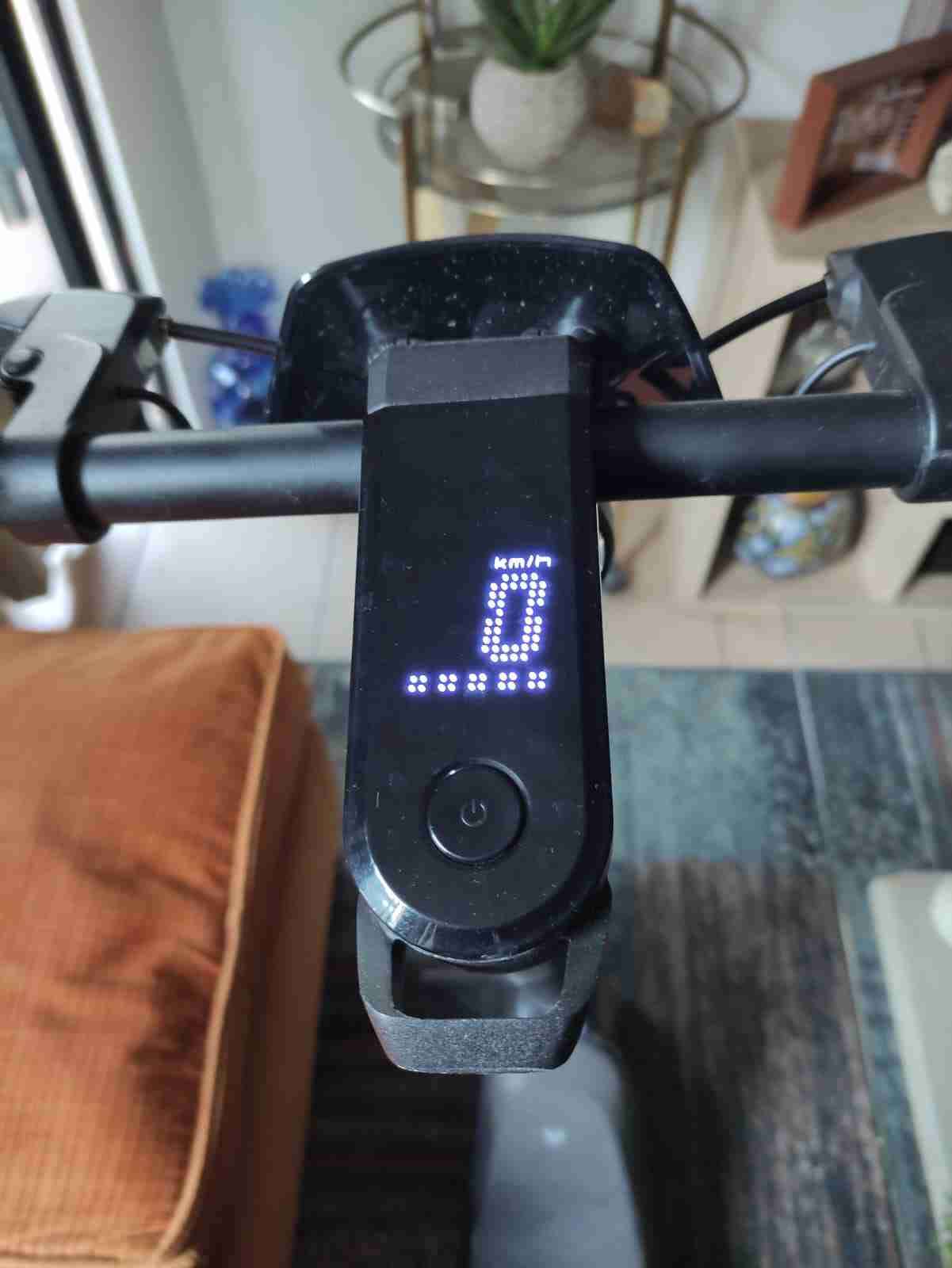 Scooter eléctrico + Casco - miniatura 3