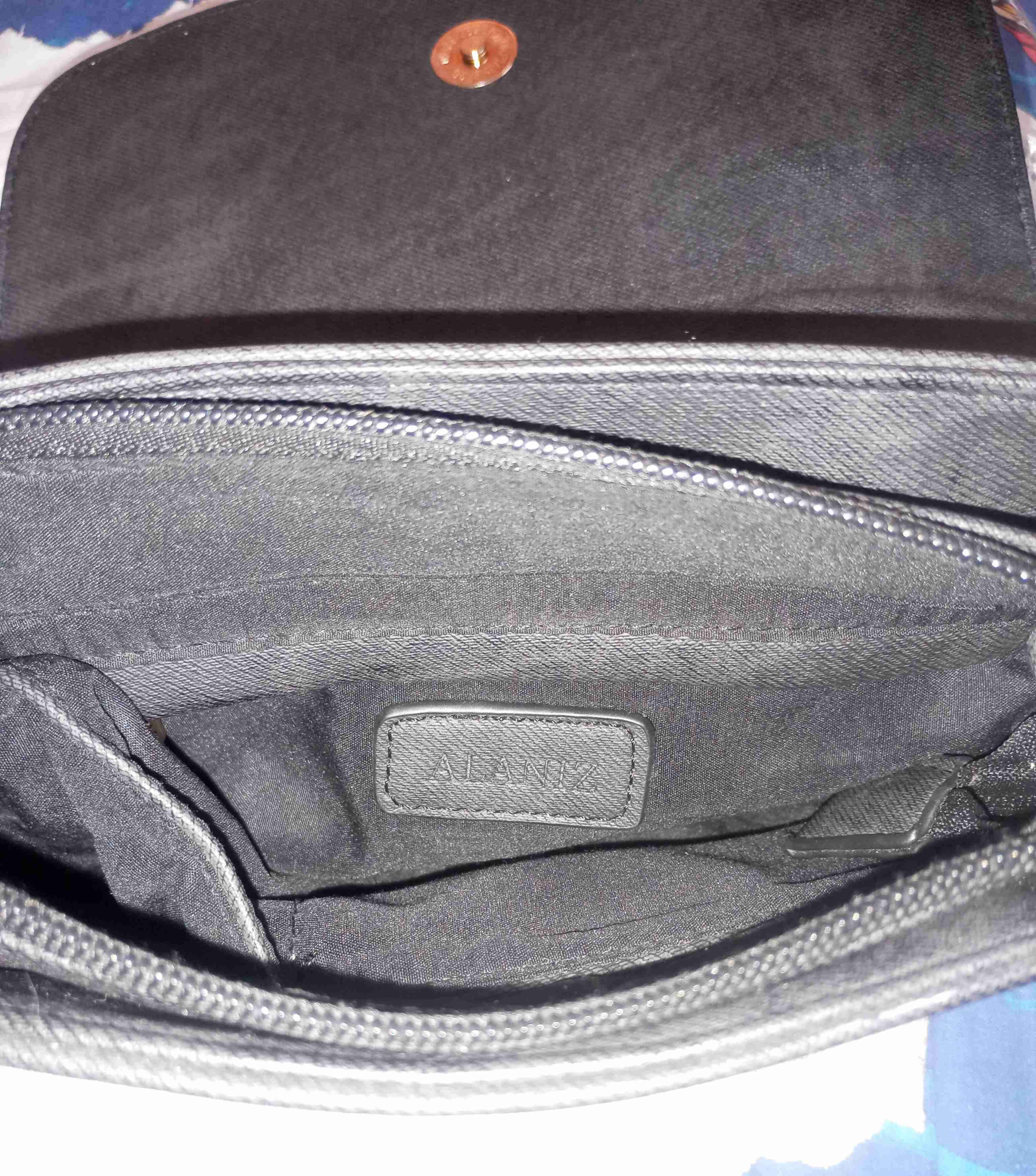 Cartera de mano marrón con borla - miniatura 3