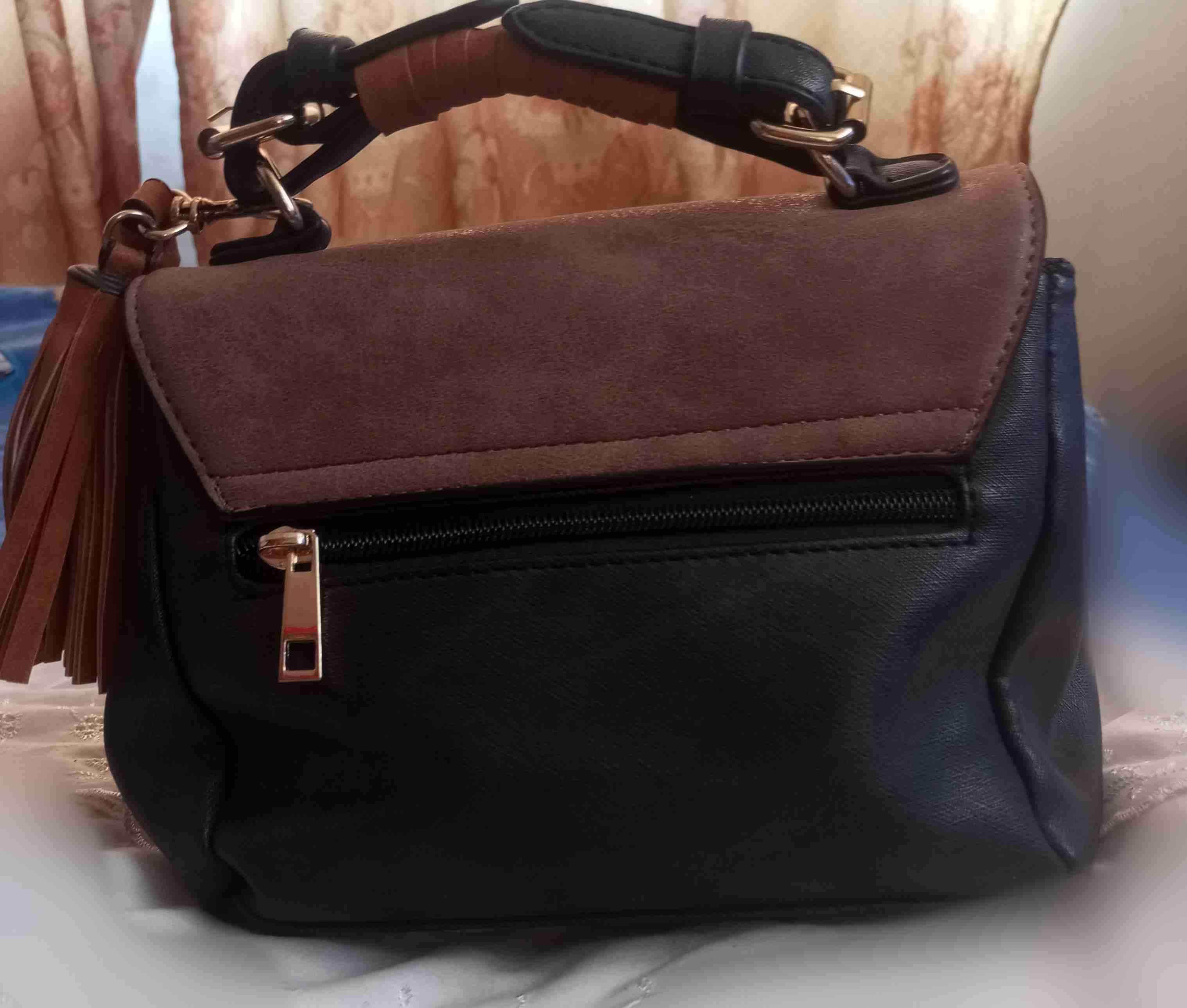 Cartera de mano marrón con borla - miniatura 4