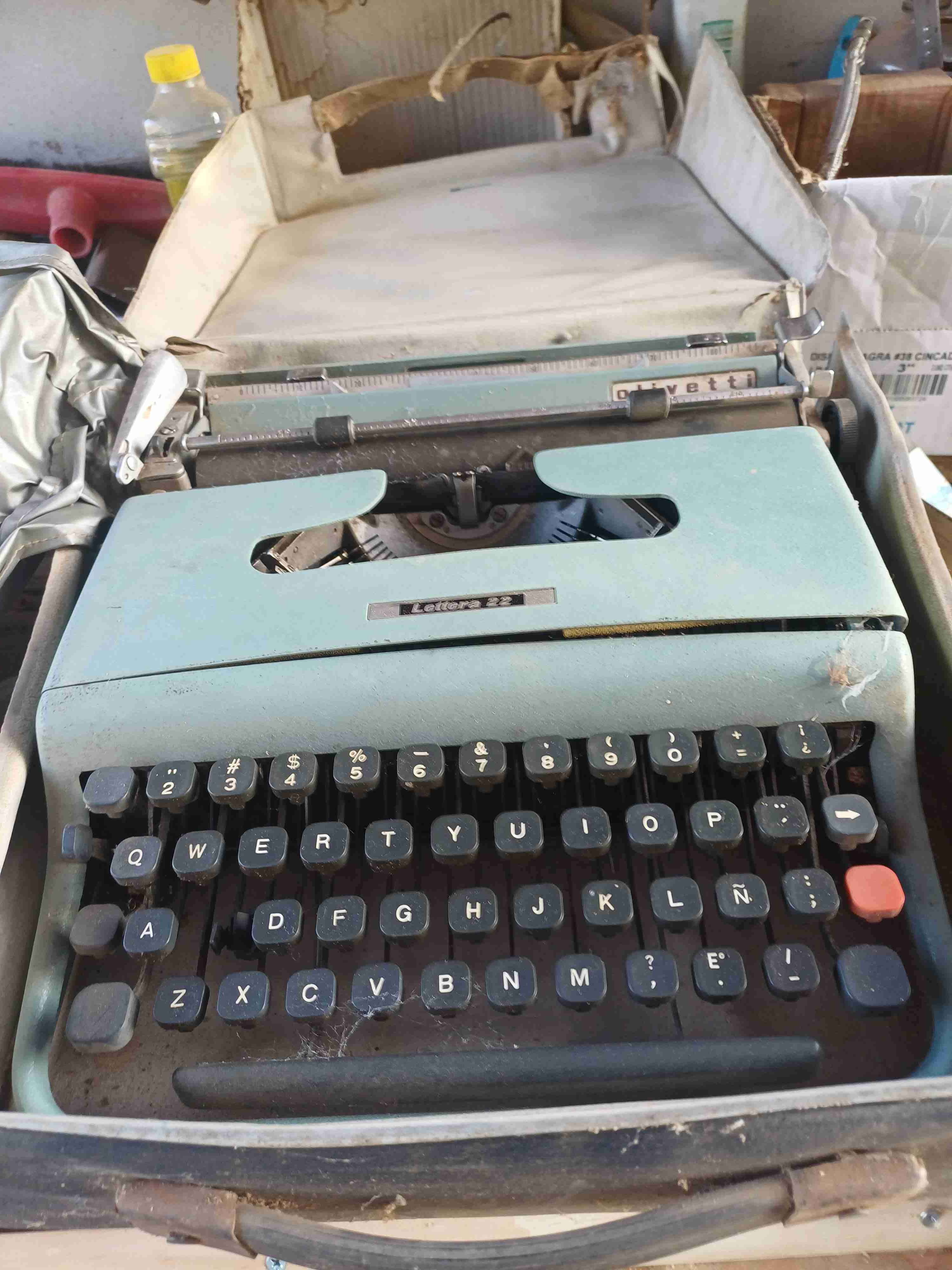 Maletín vintage gastado - miniatura 2