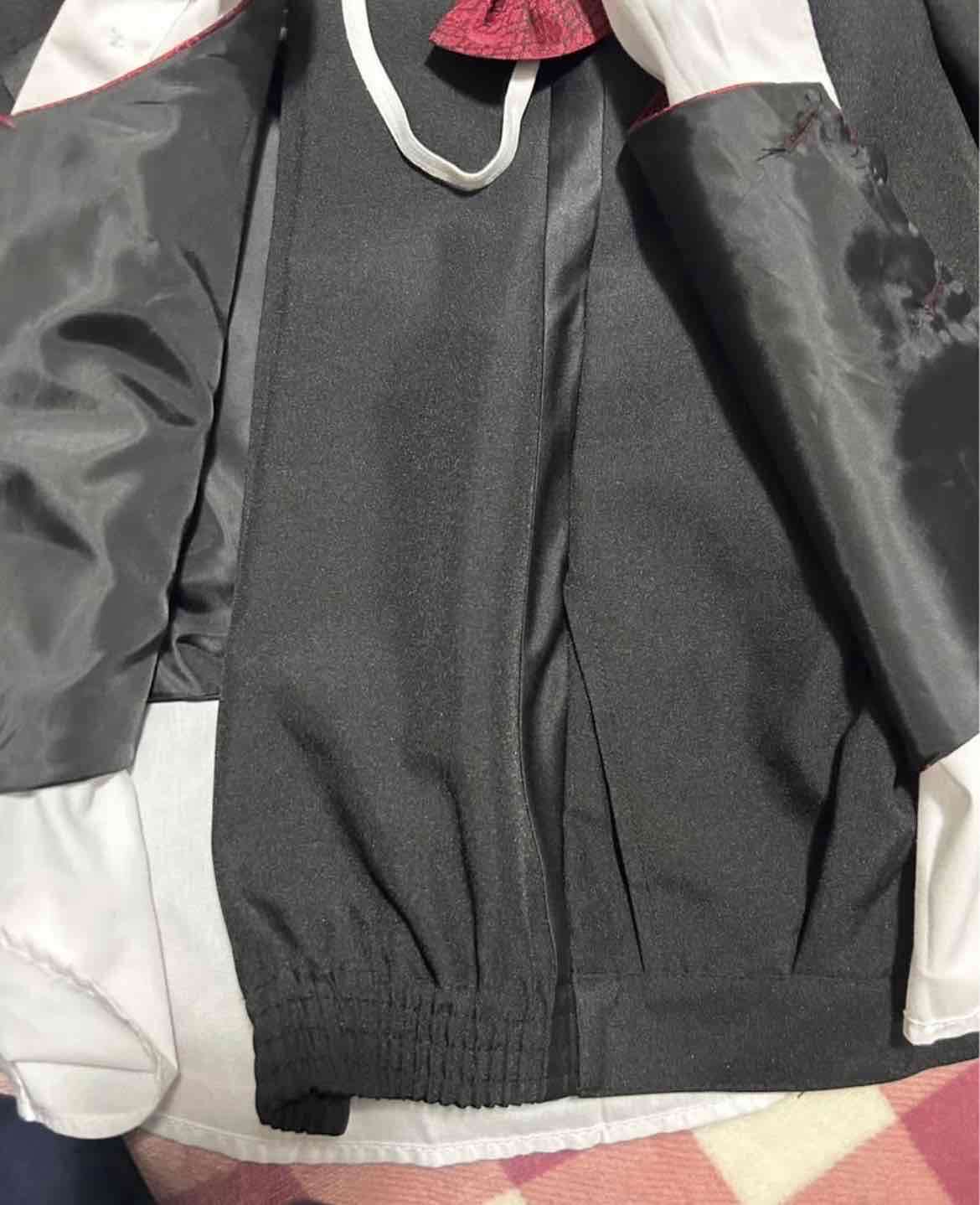 Chaleco y corbatín rojo para niño - miniatura 3