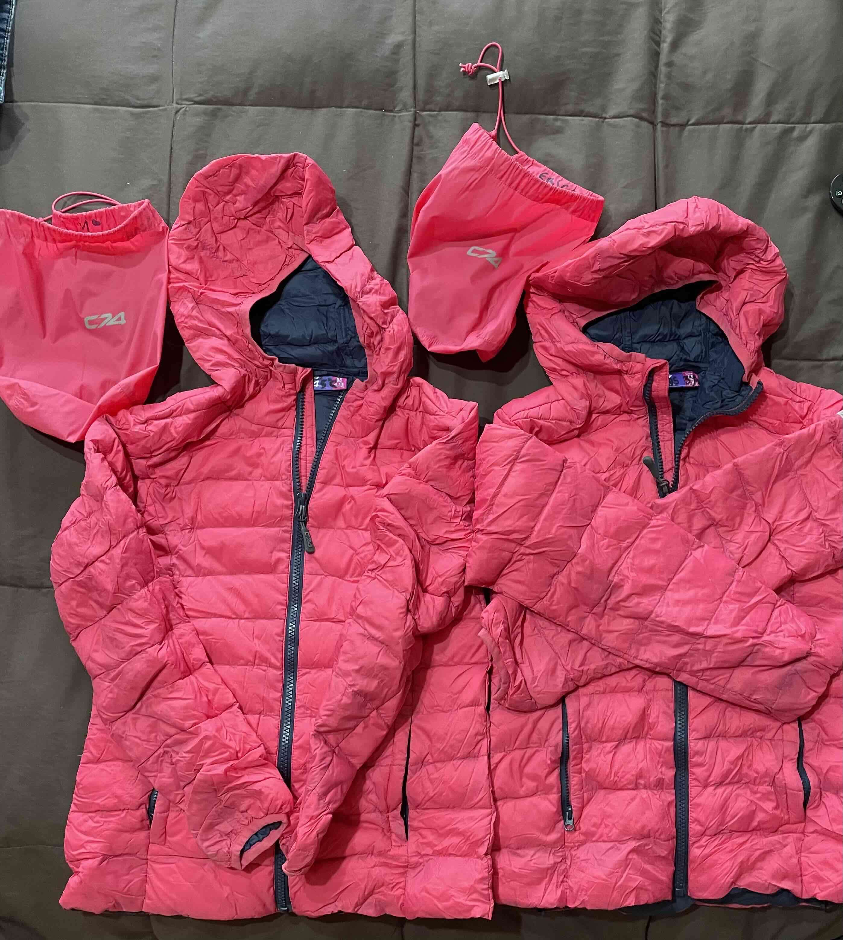 2 parkas colloky con capucha