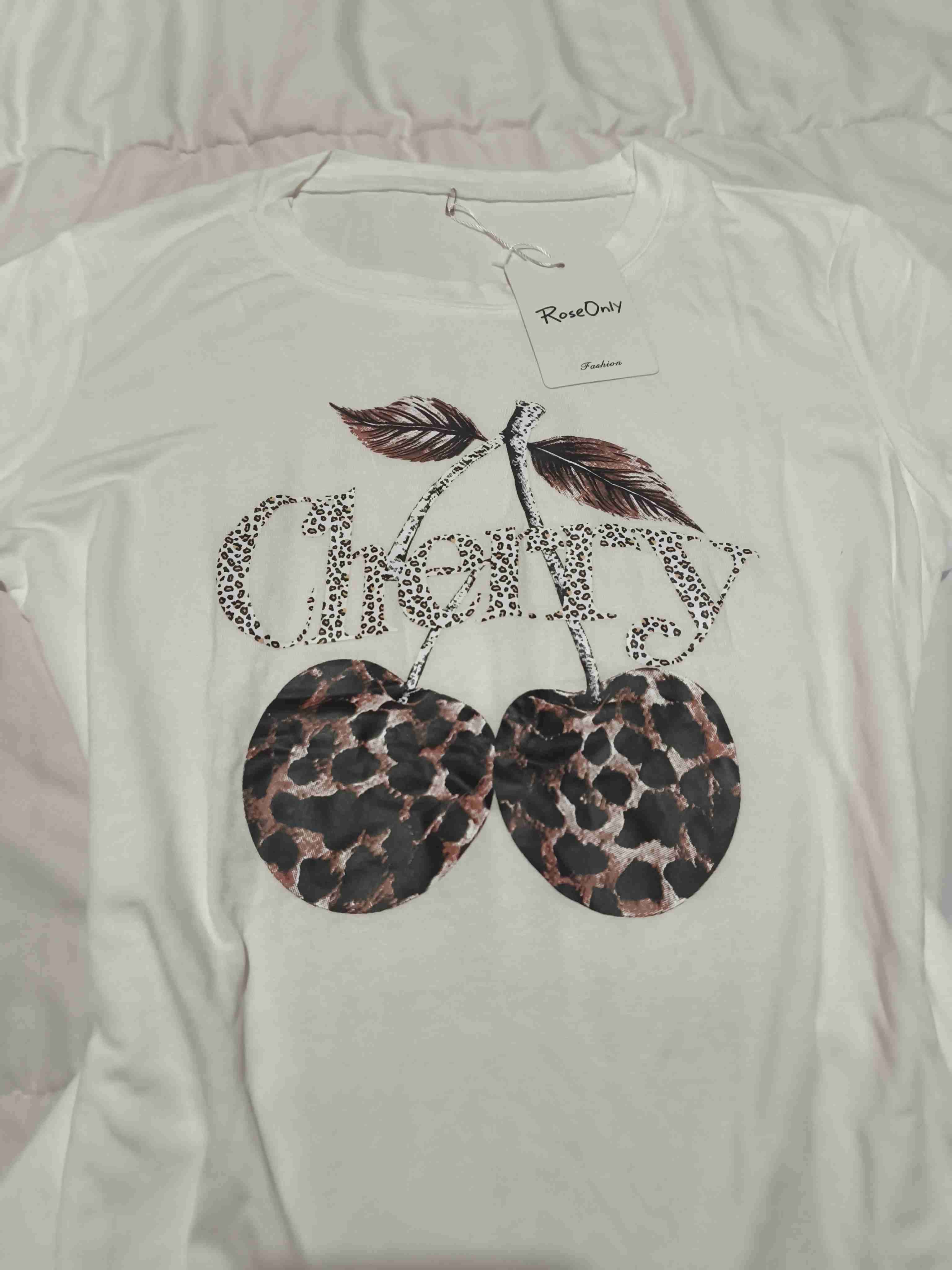 Polera blanca con diseño cerezas - miniatura 4