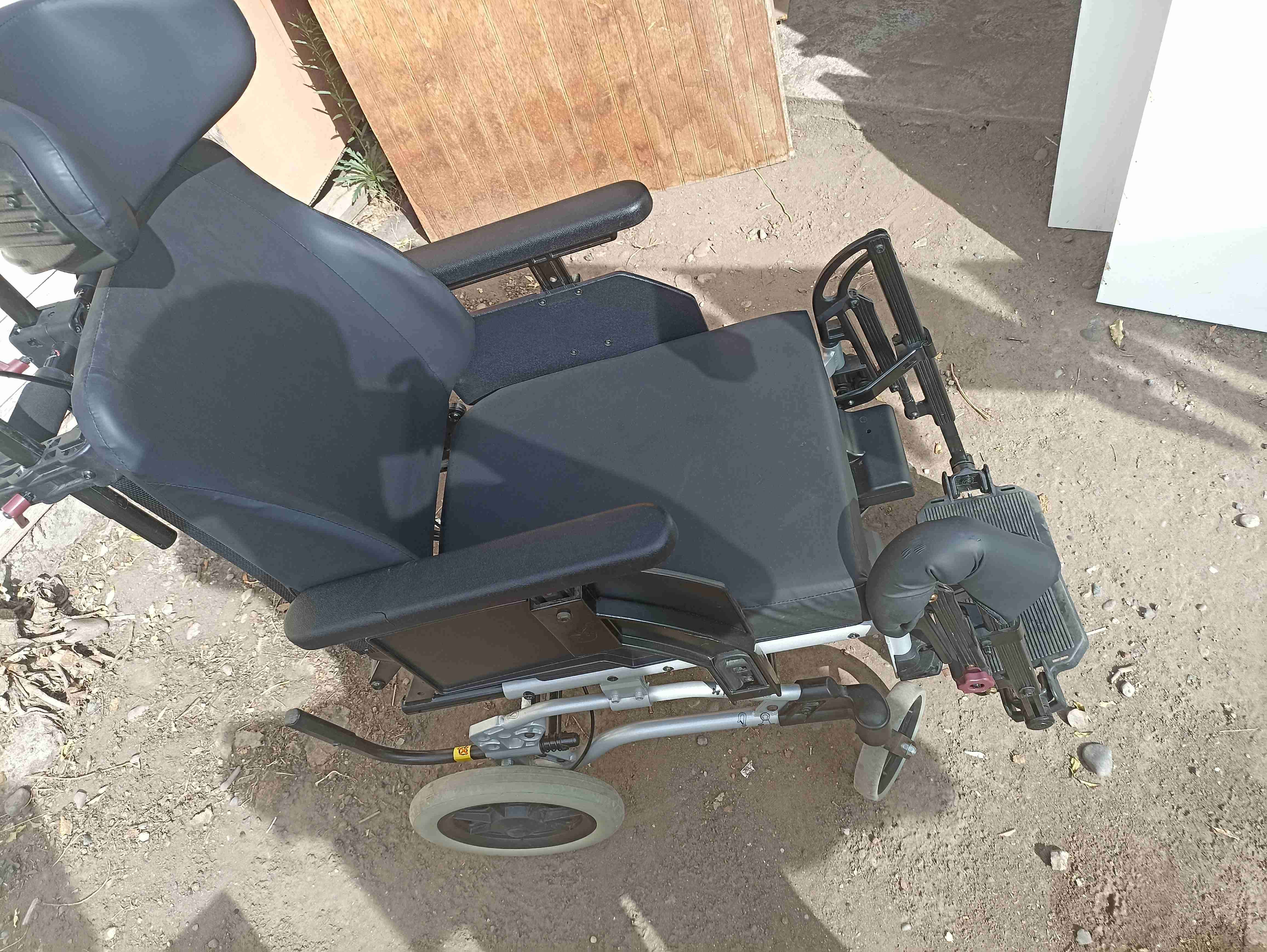 Silla de ruedas manual plegable - miniatura 3