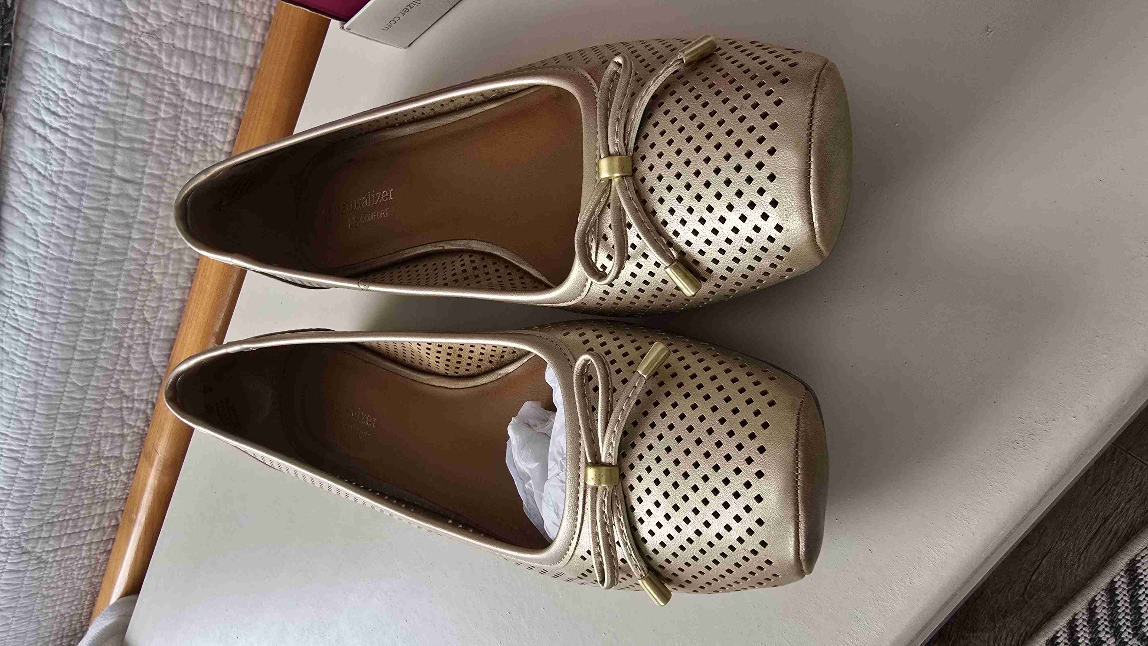 Zapatos planos dorados Naturalizer - miniatura 2