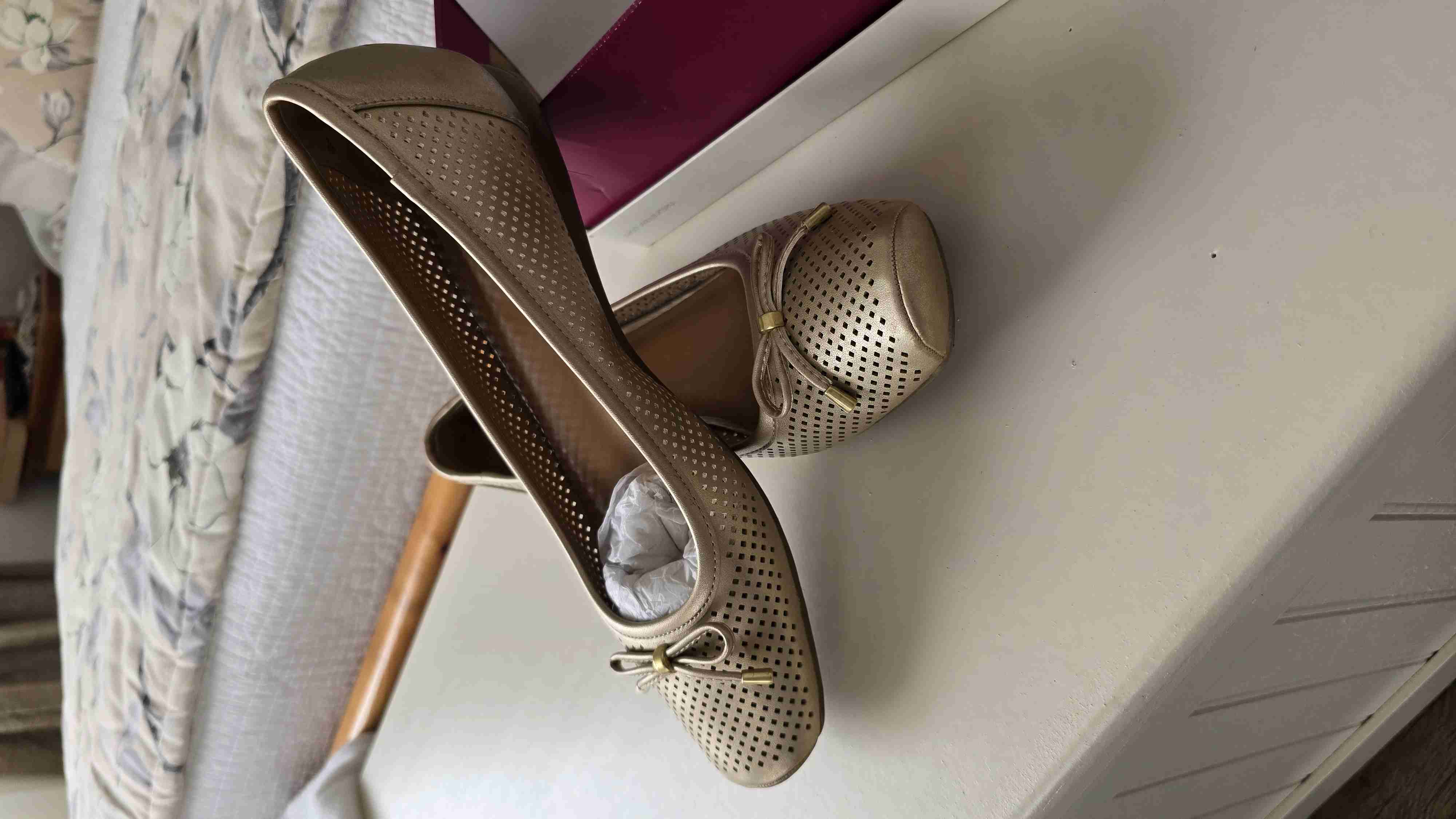 Zapatos planos dorados Naturalizer - miniatura 3