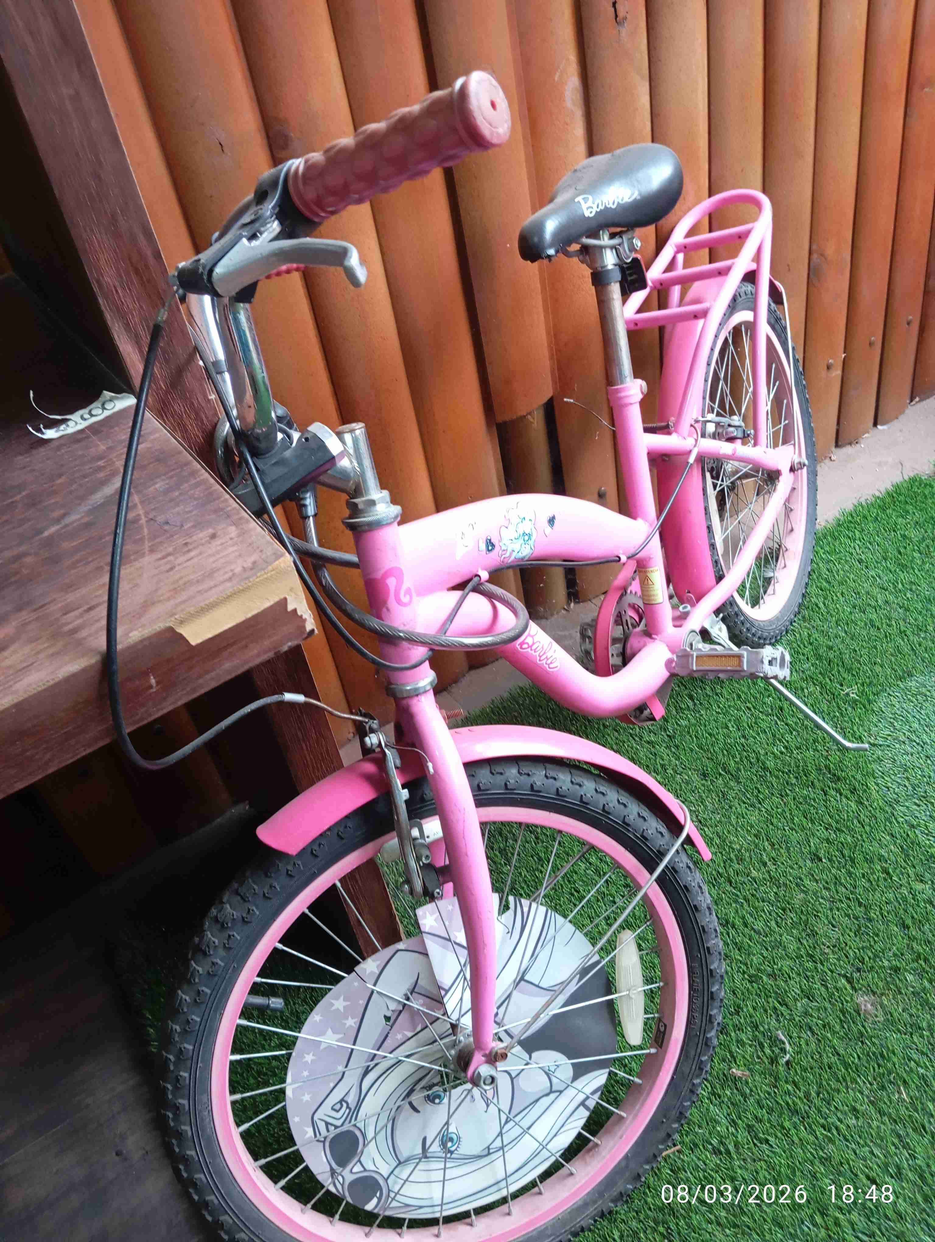Bicicleta infantil rosa Barbie - miniatura 2