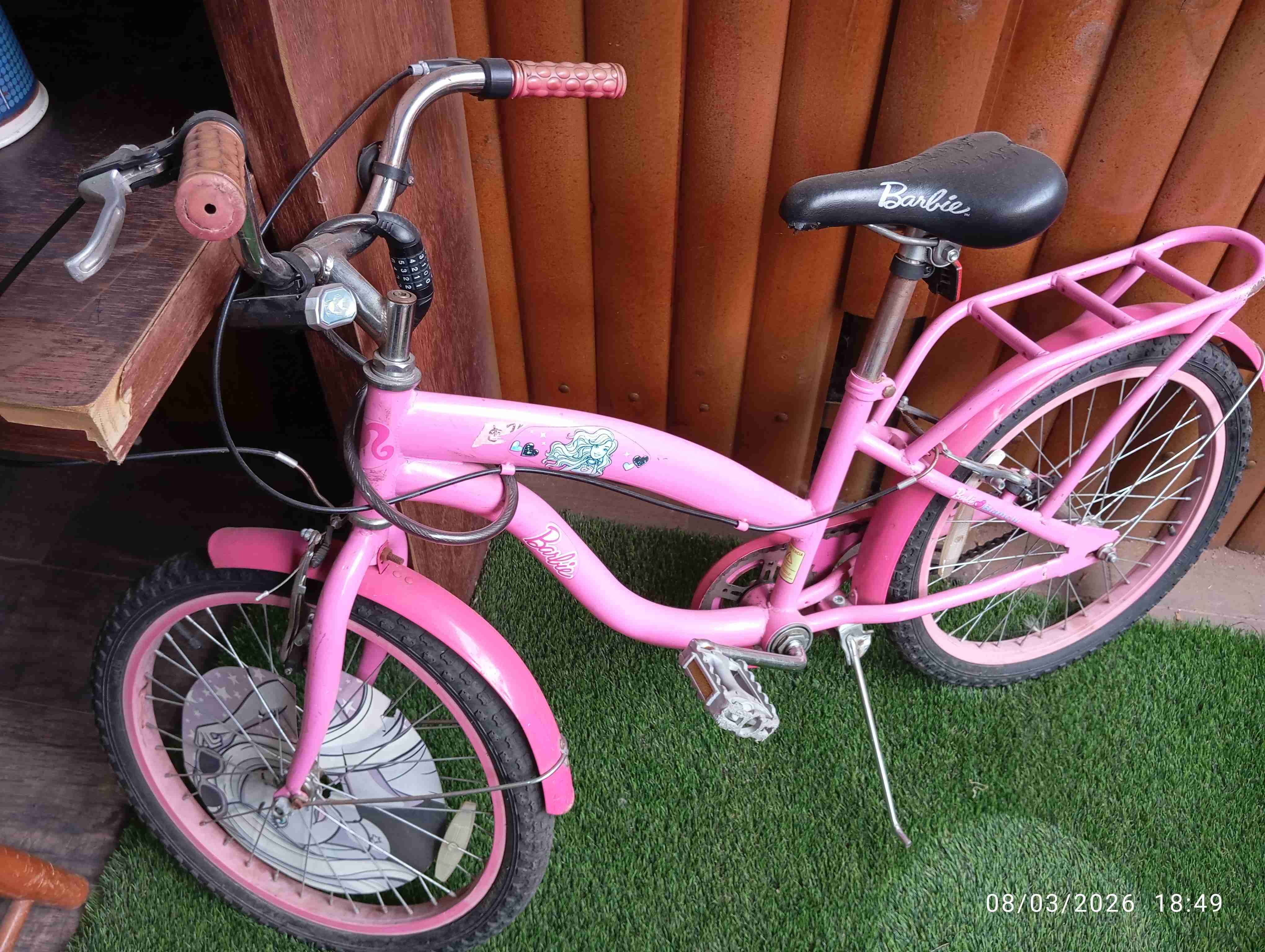Bicicleta infantil rosa Barbie - miniatura 3