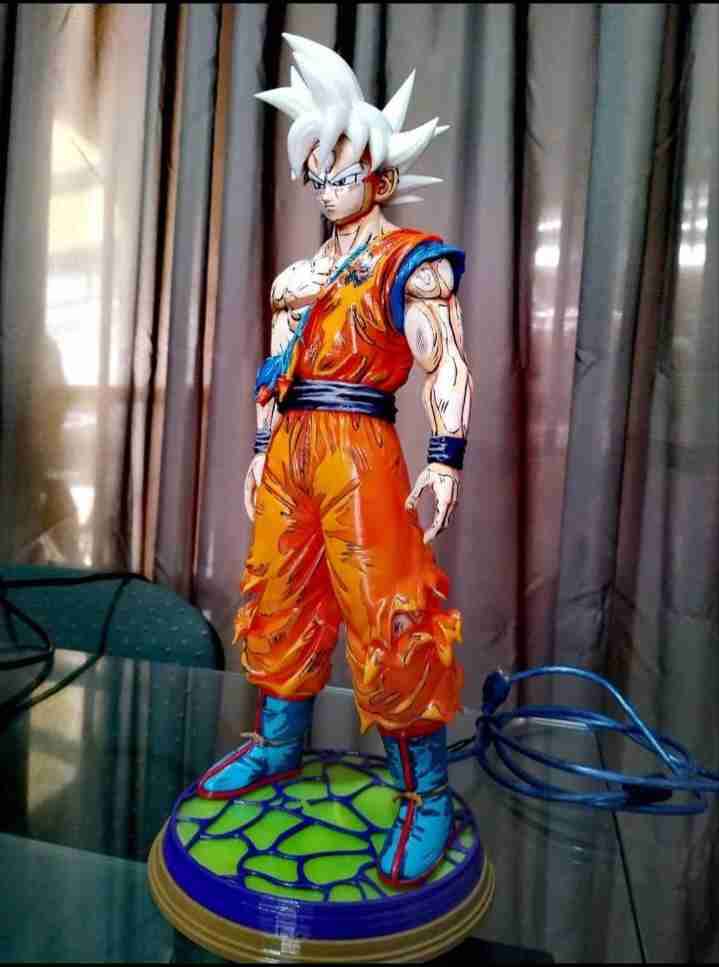 Goku ultra instinto cabello y base luminoso - miniatura 3