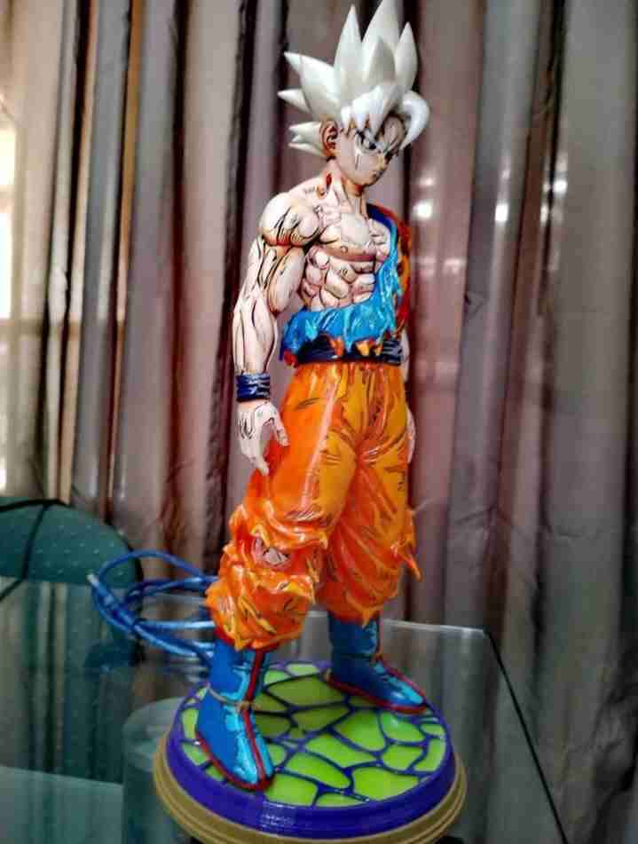 Goku ultra instinto cabello y base luminoso - miniatura 5