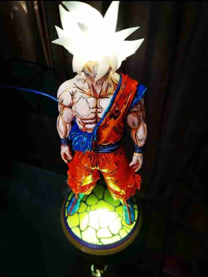 Goku ultra instinto cabello y base luminoso - miniatura 6