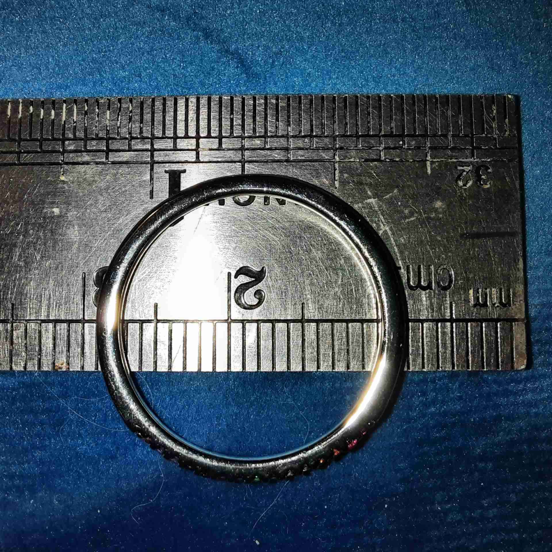 Anillo de plata  delgado con circonias - miniatura 2