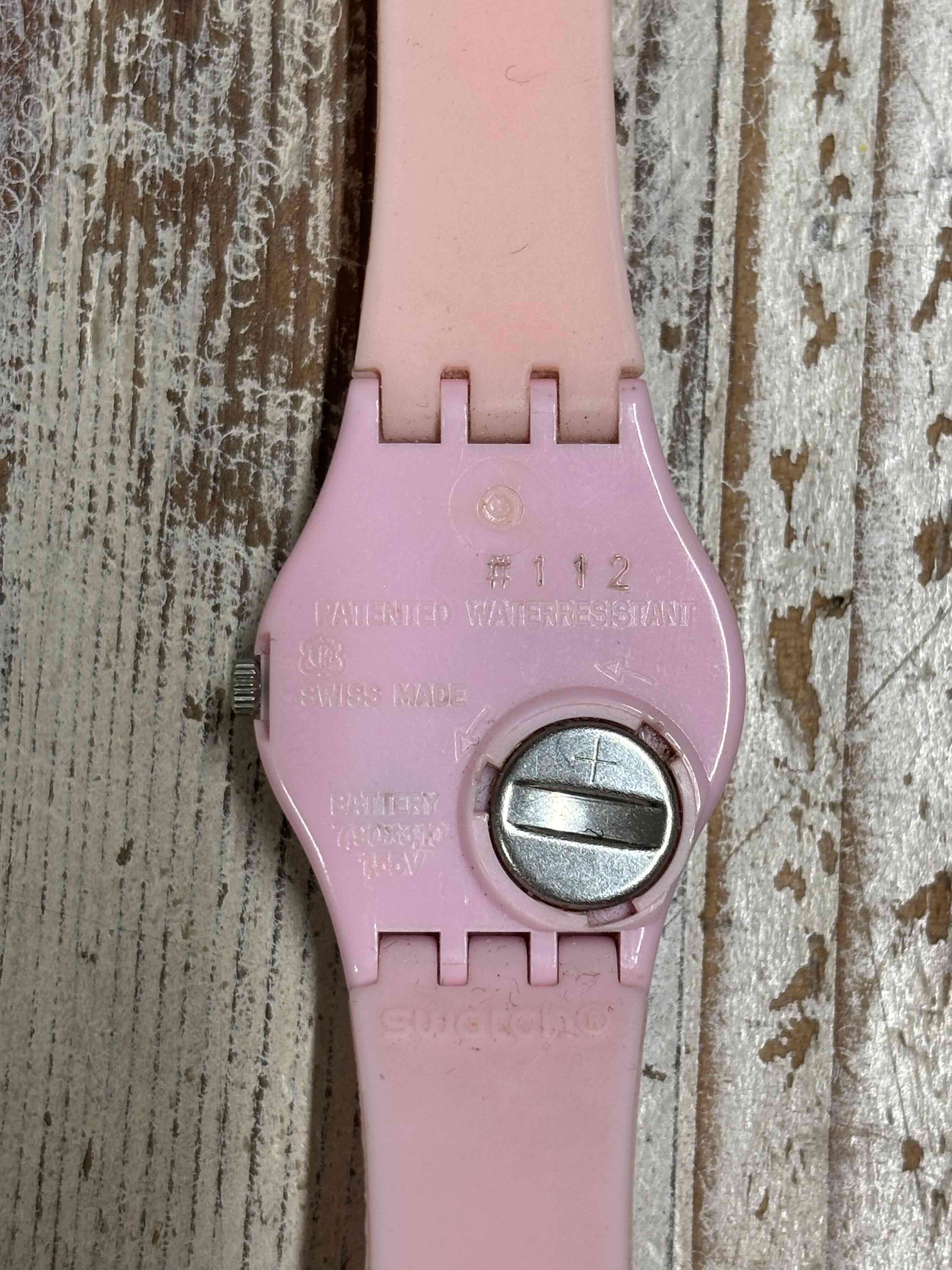 Reloj rosado Swatch - miniatura 2