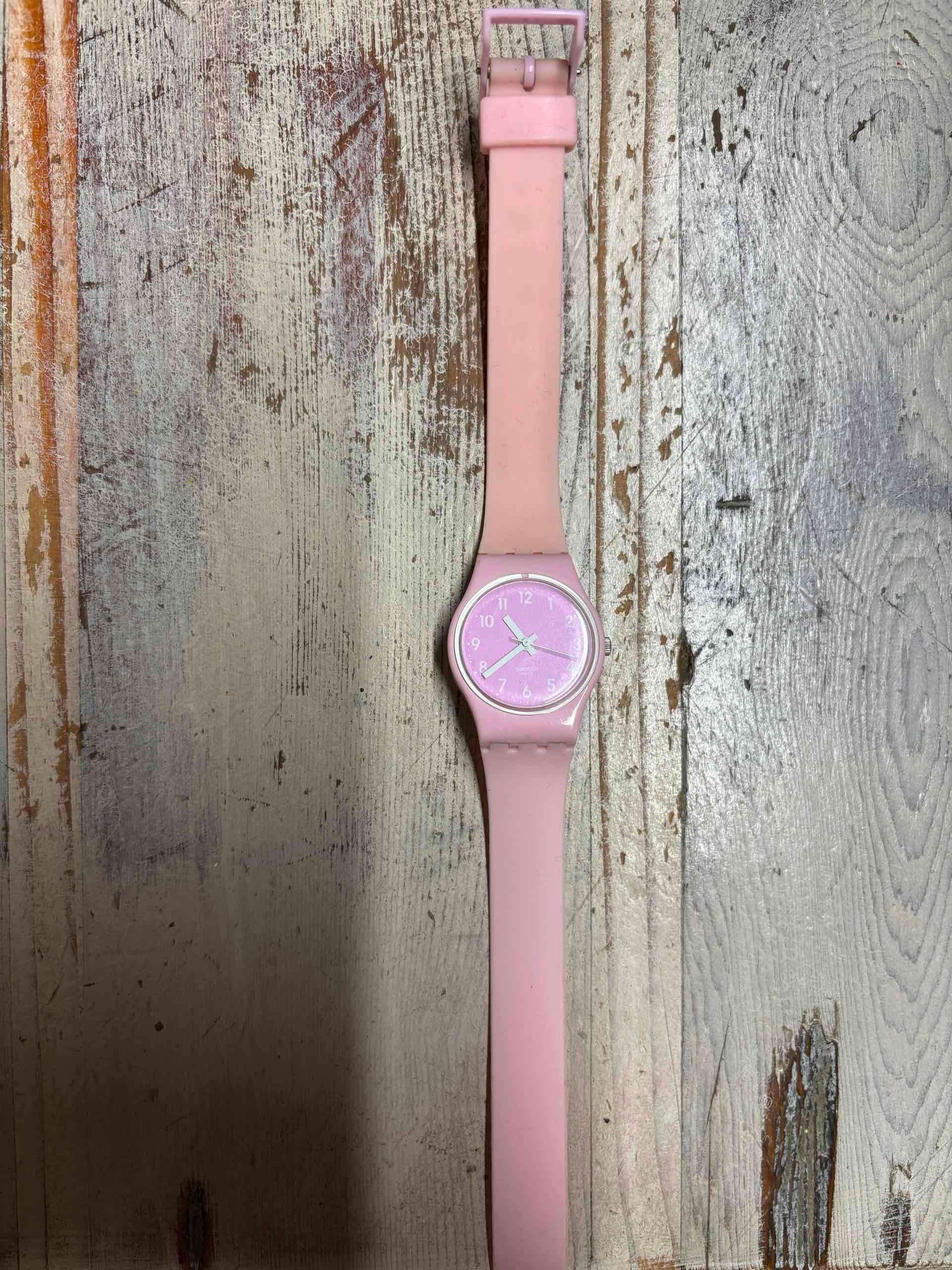 Reloj rosado Swatch - miniatura 6