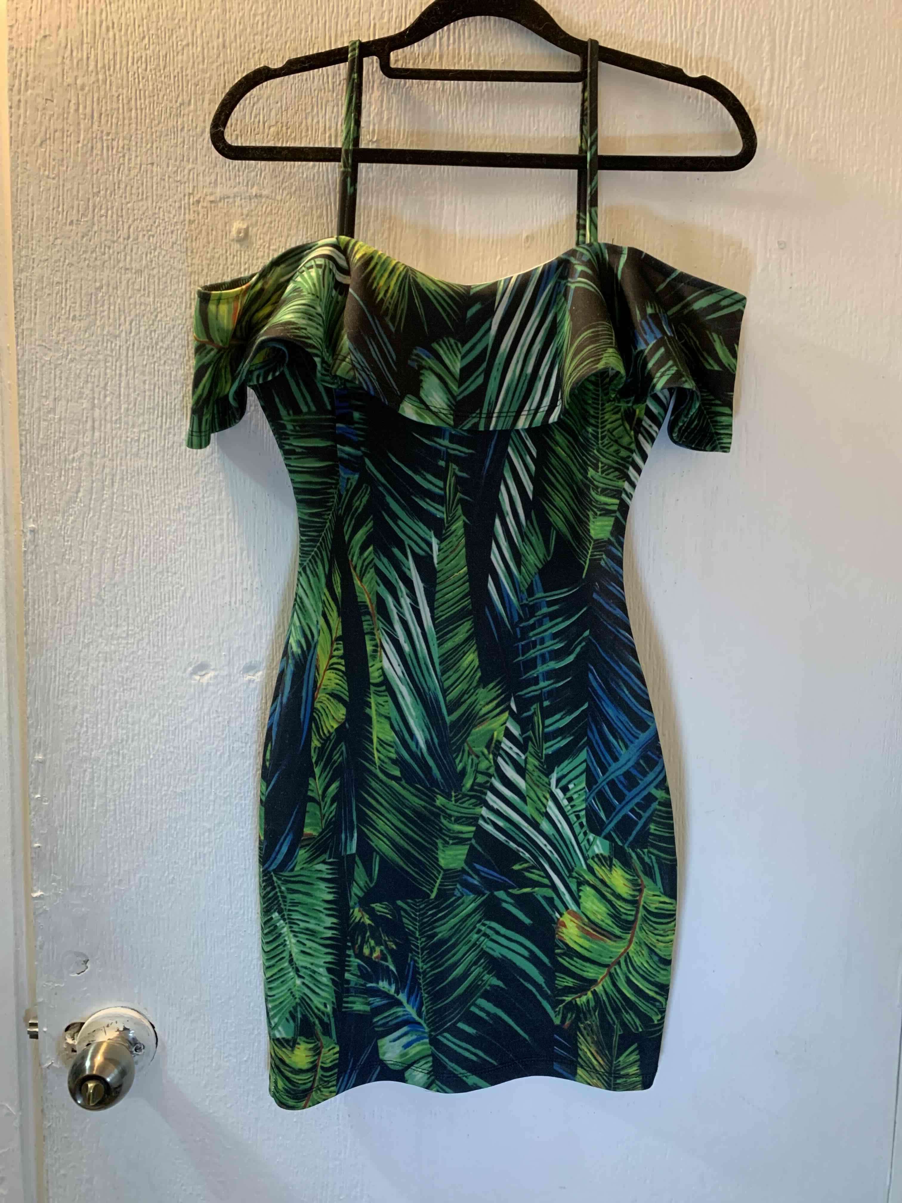 Vestido estampado tropical Mossimo