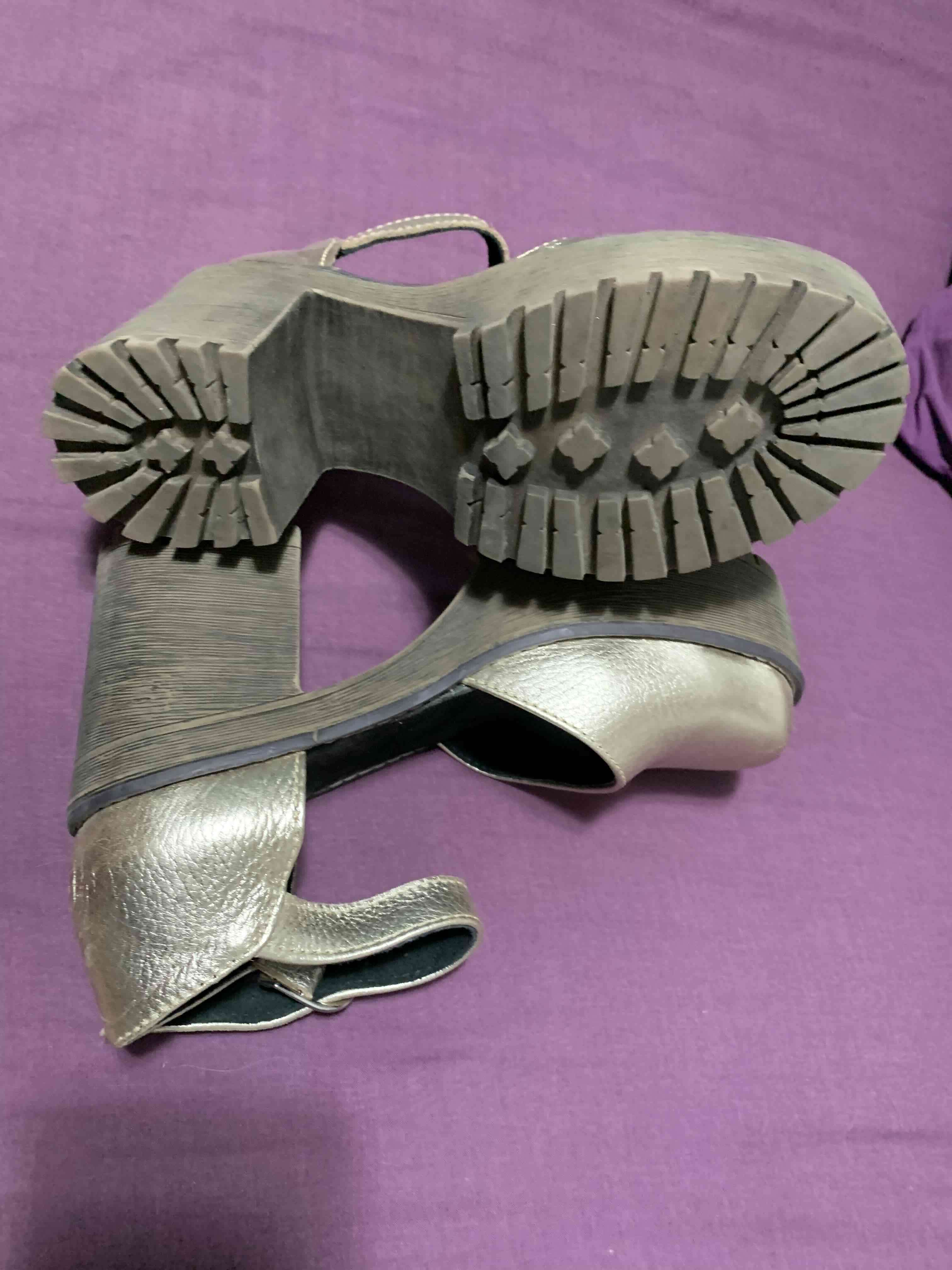 Zapatos de plataforma dorados 37 full cuero - miniatura 3