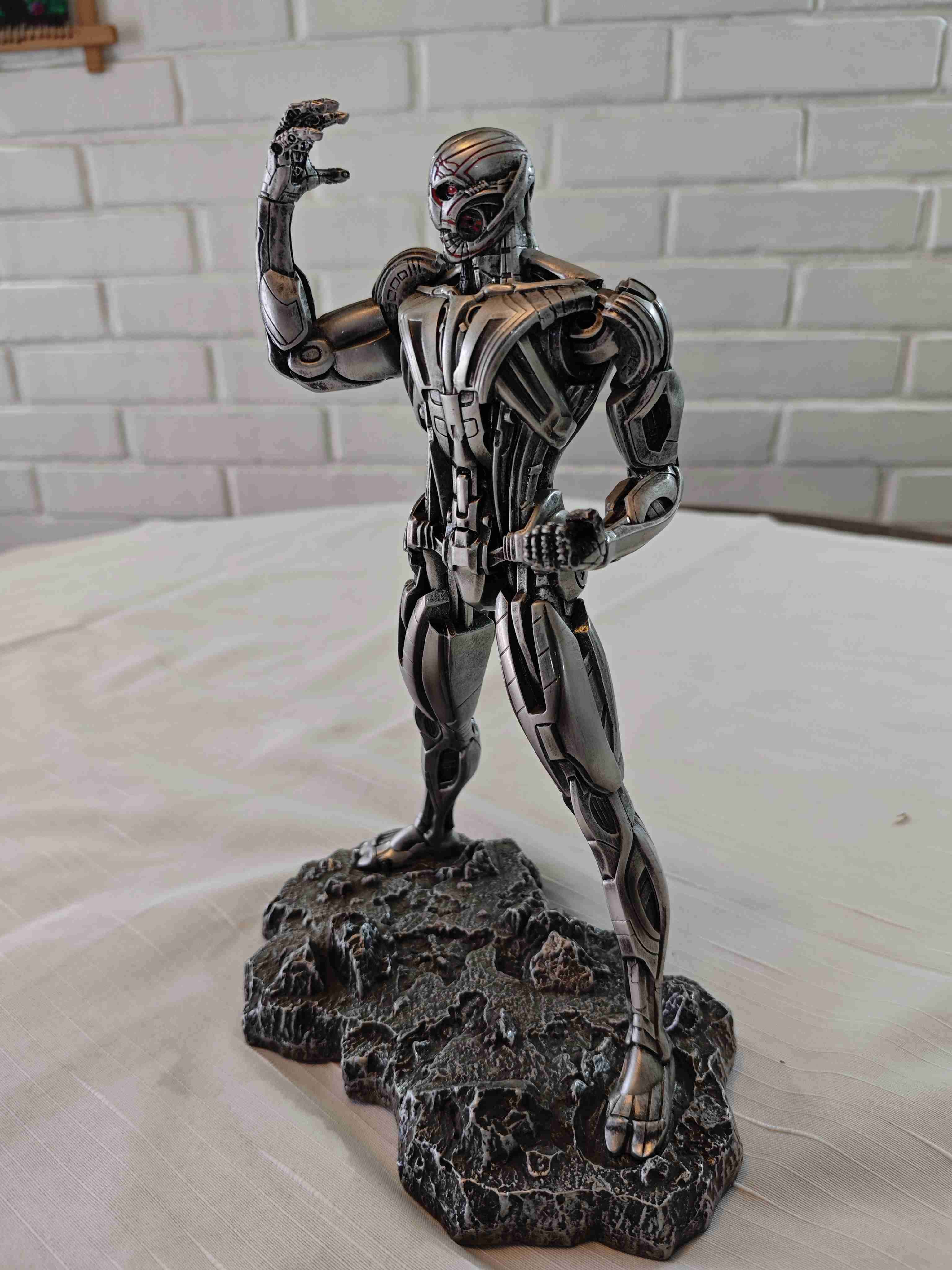 Figura de acción Ultron (Avengers age of Ultron) - miniatura 4
