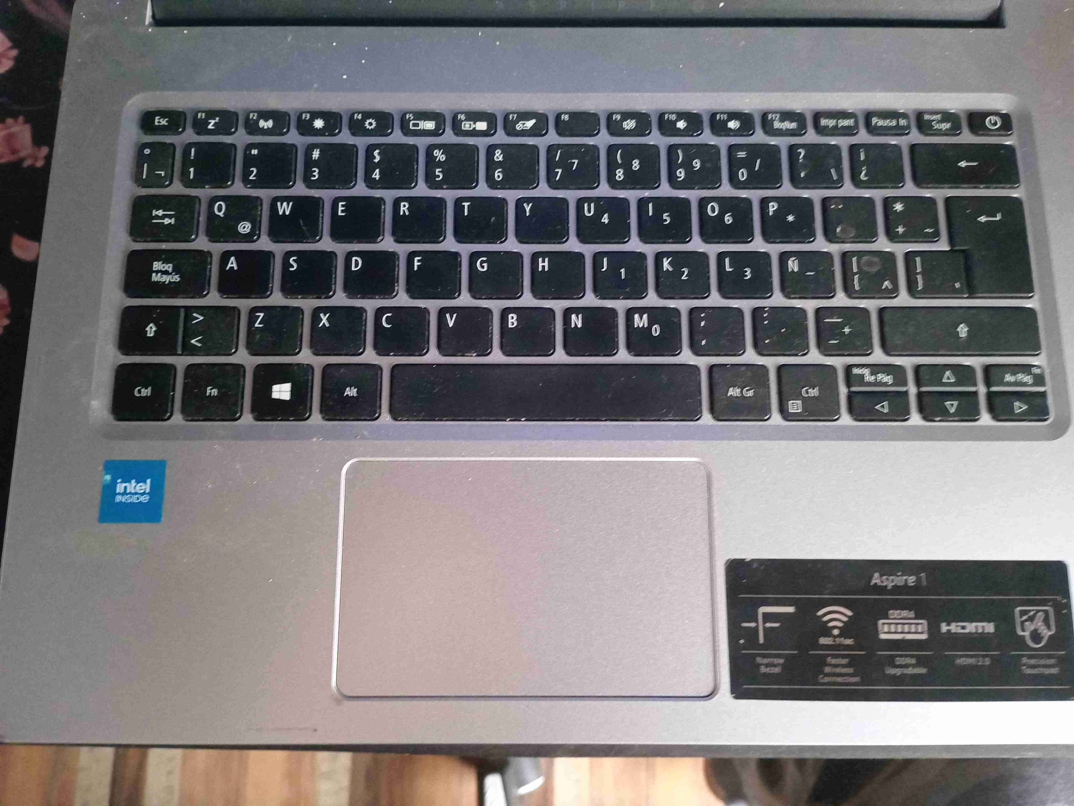 Laptop portátil con pantalla HD Acer del gobierno - miniatura 3