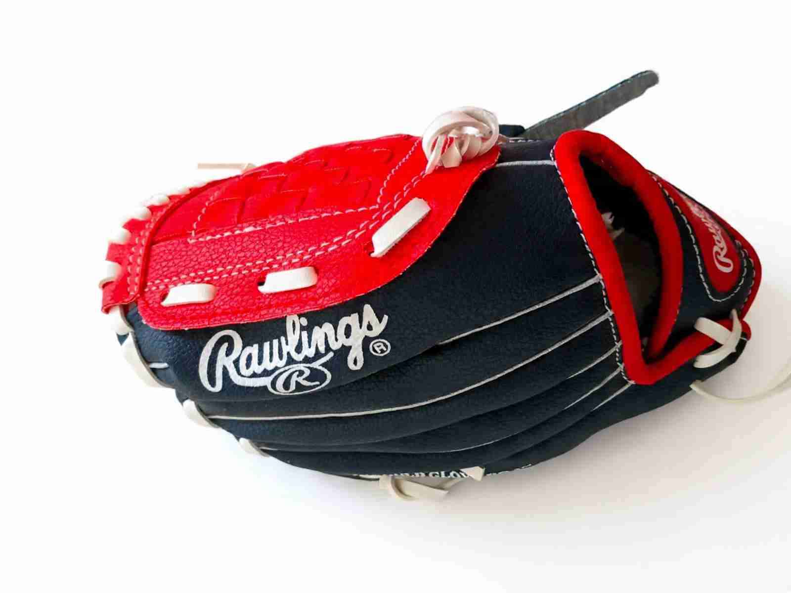 Guante de béisbol Rawlings rojo y azul