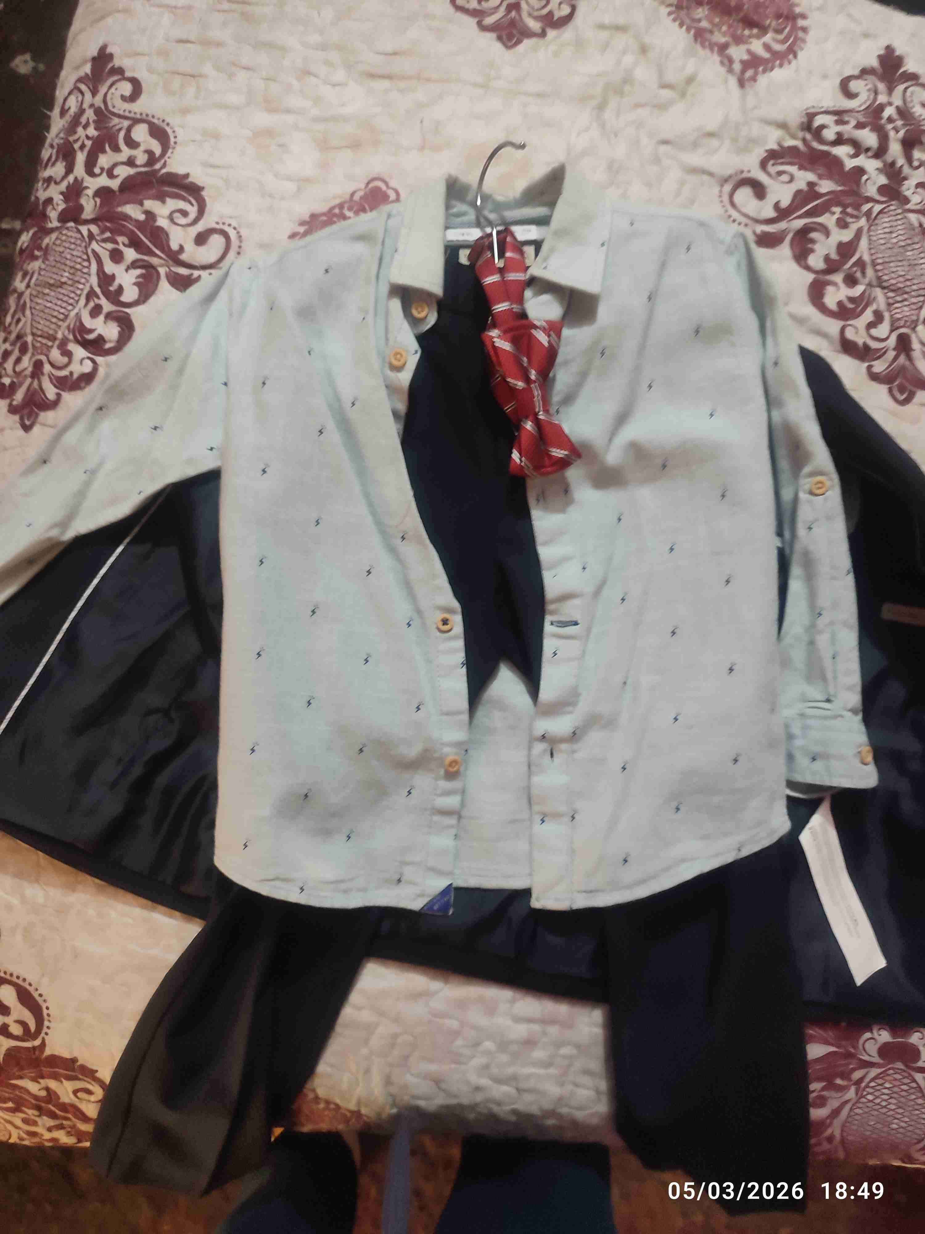 Traje de niño con corbata - miniatura 2