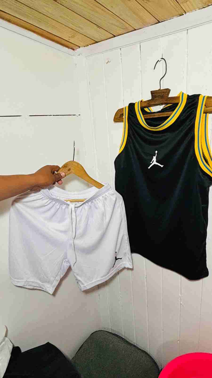 Conjunto deportivo Jordan negro y blanco