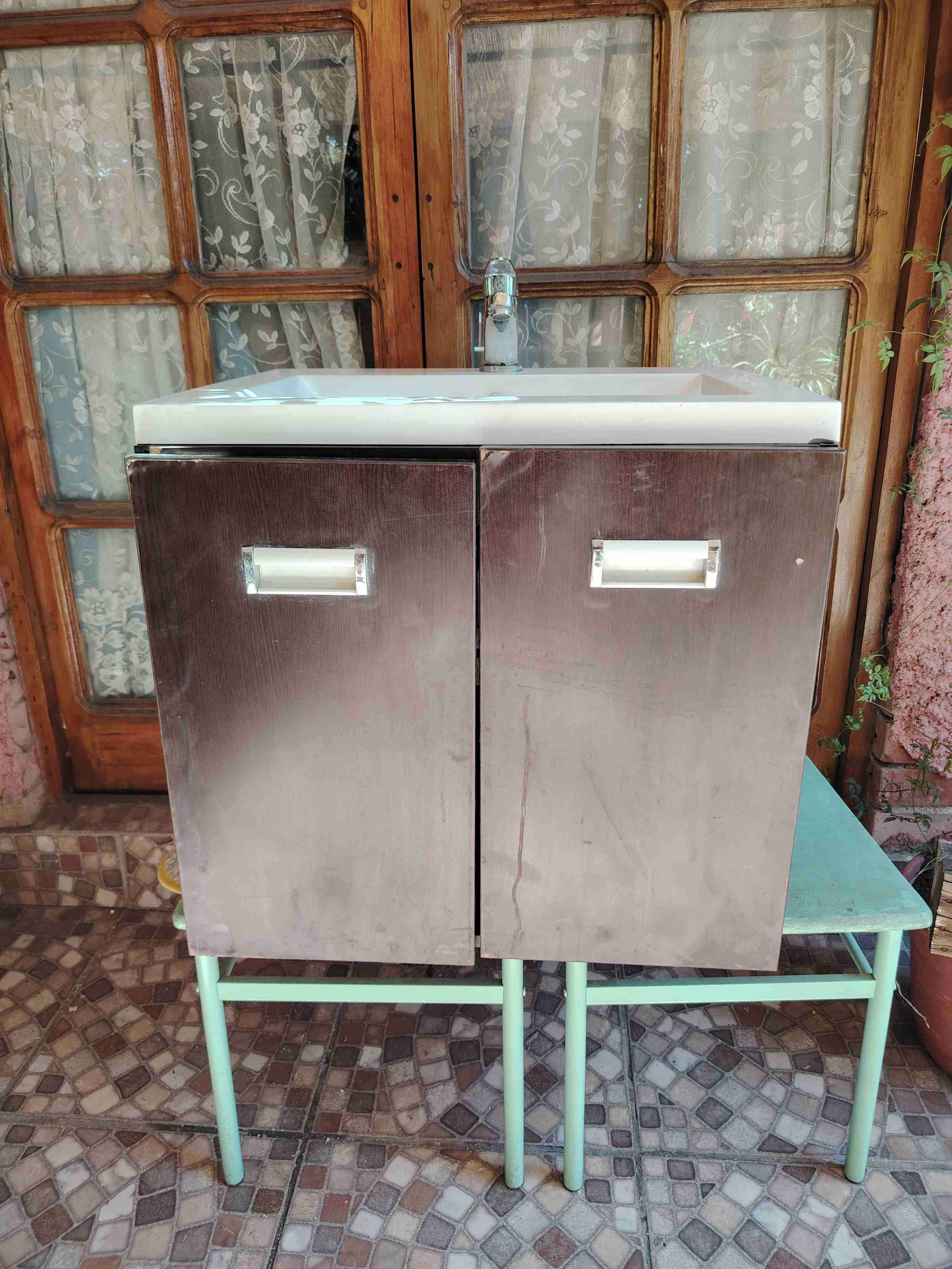 Lava manos con mueble integrado - miniatura 2