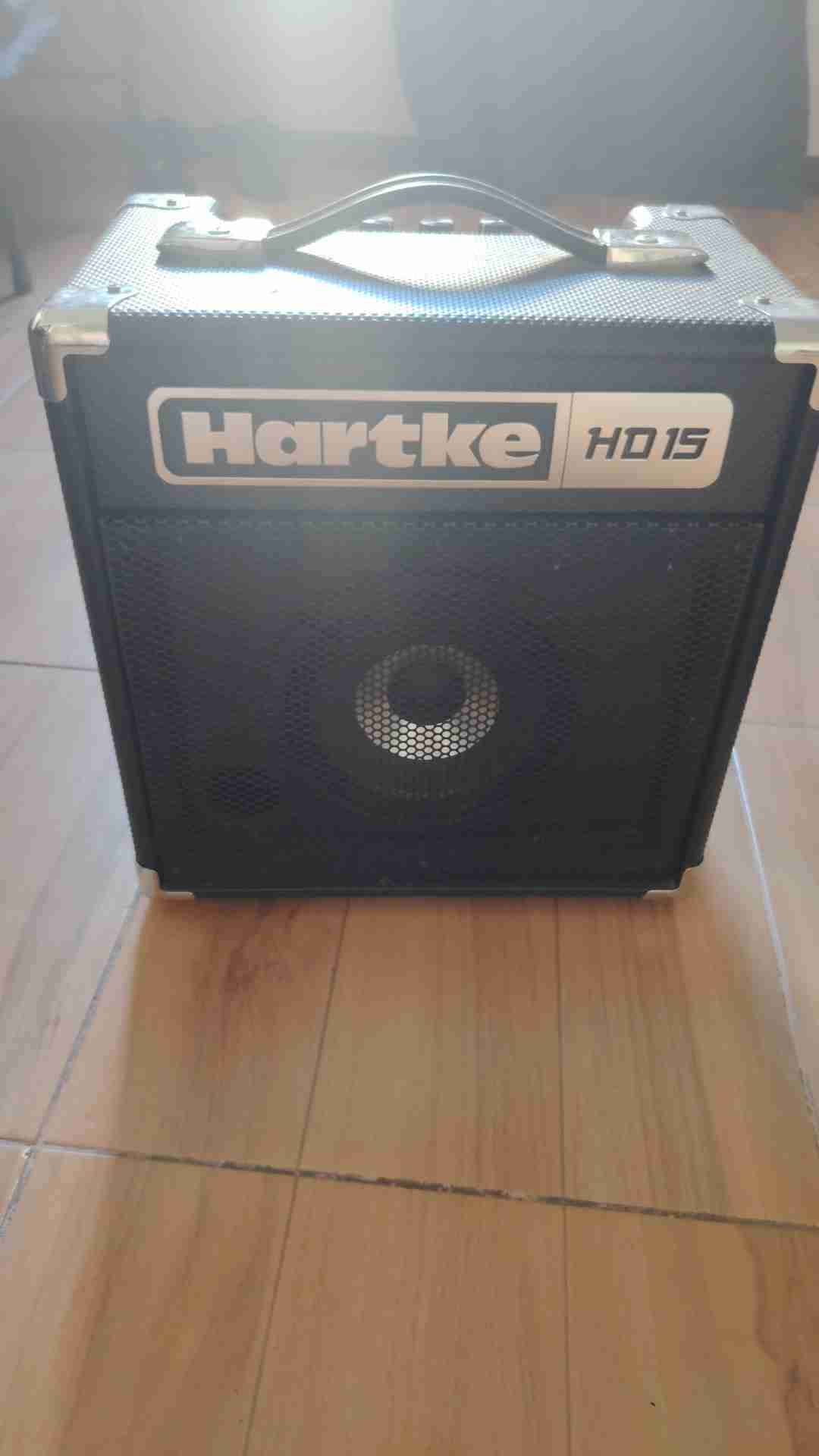 Bajo eléctrico más amplificador más el respaldar y - miniatura 2