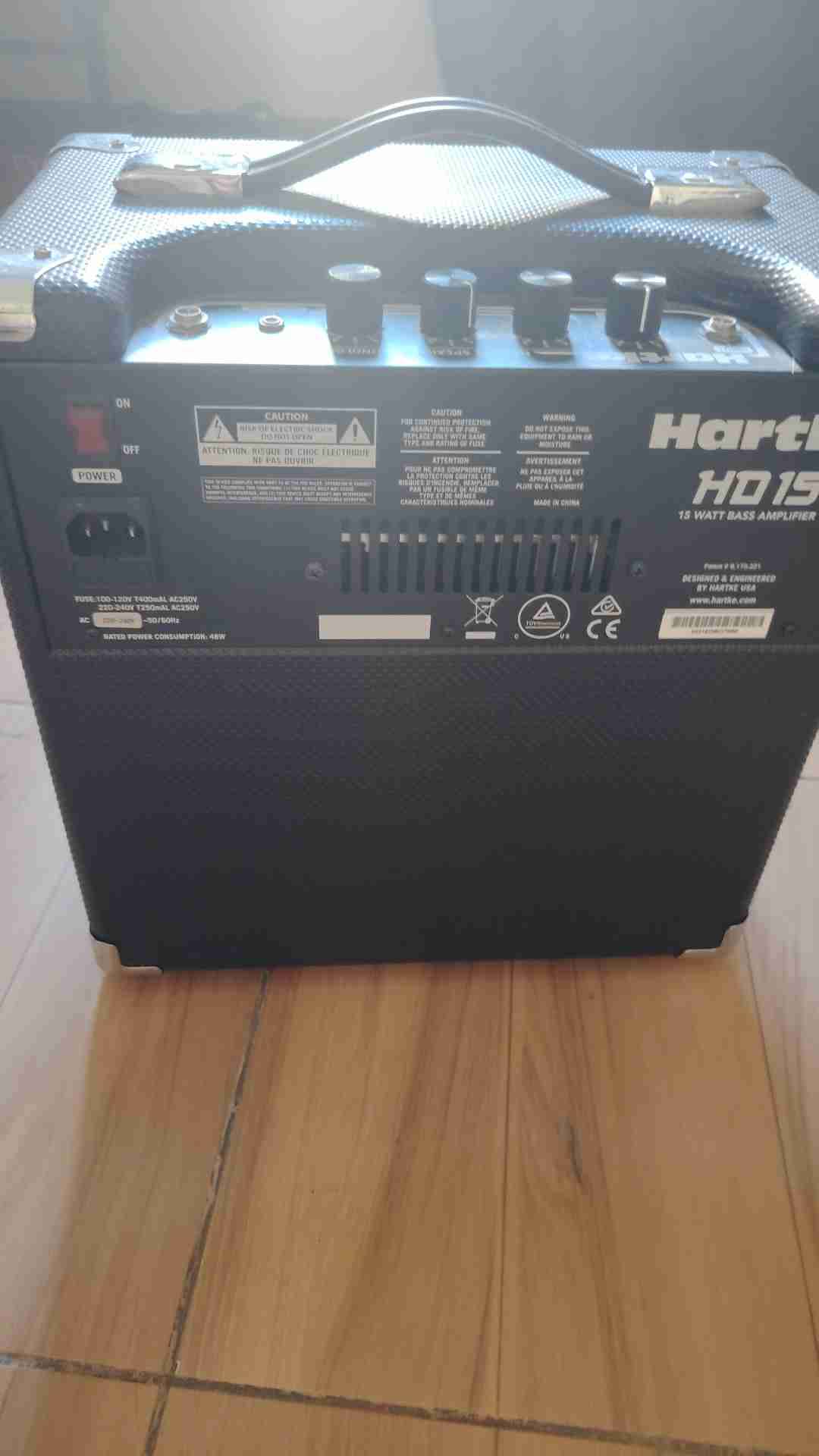 Bajo eléctrico más amplificador más el respaldar y - miniatura 3